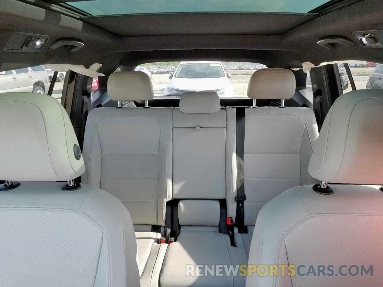 10 Photograph of a damaged car 3VV2B7AX9MM028228 VOLKSWAGEN TIGUAN 2021
