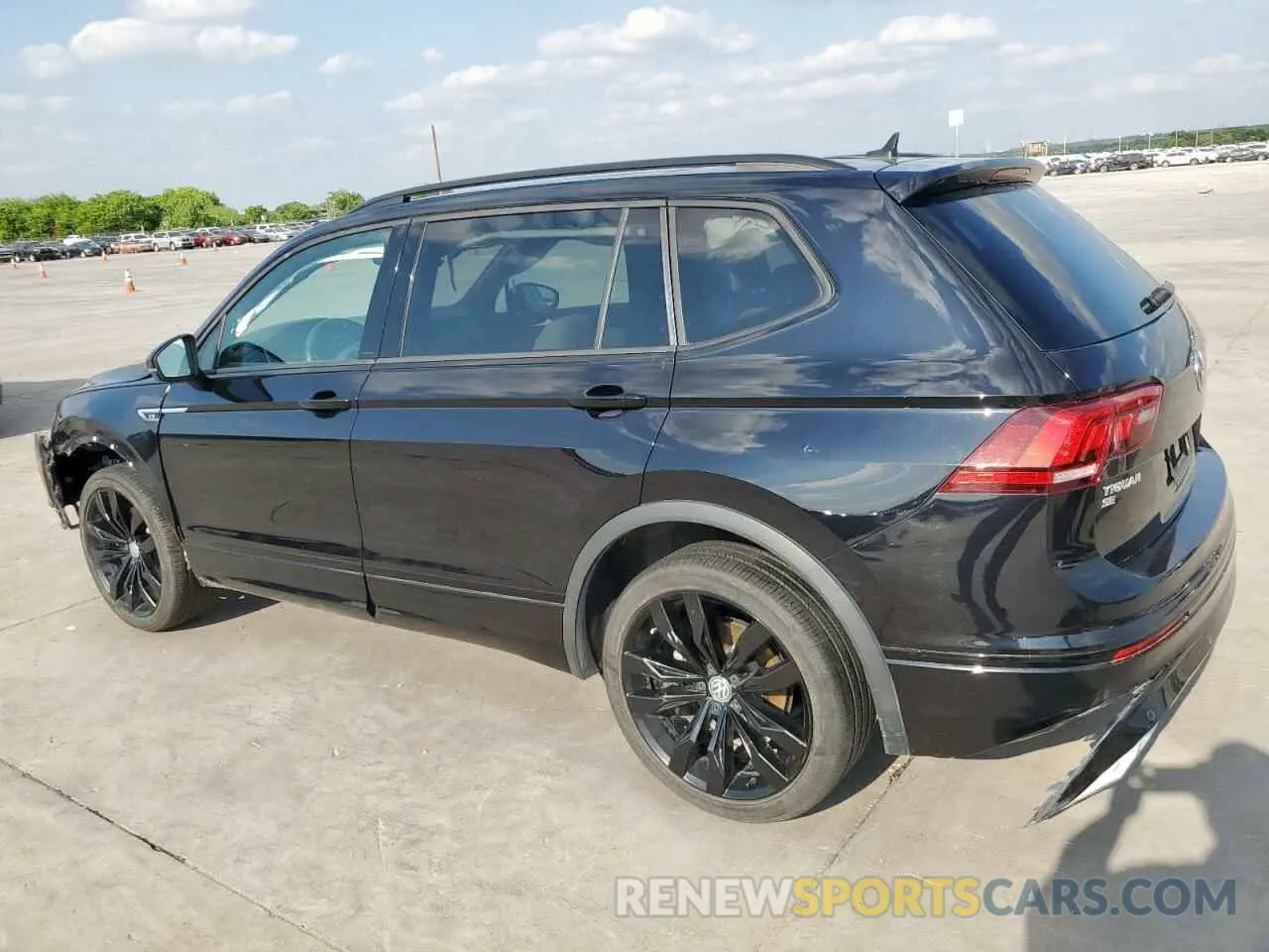 2 Photograph of a damaged car 3VV2B7AX9MM028228 VOLKSWAGEN TIGUAN 2021