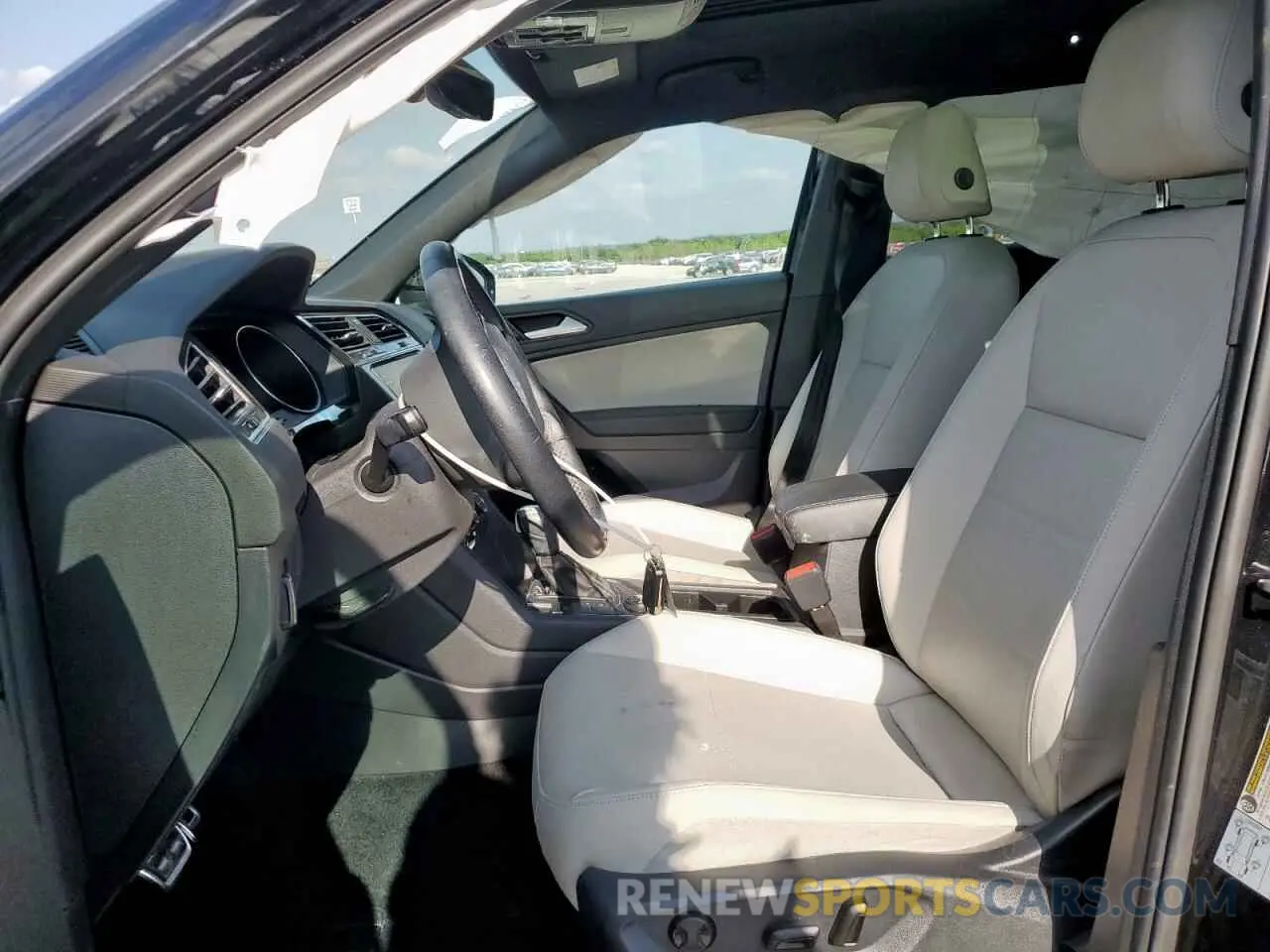 7 Photograph of a damaged car 3VV2B7AX9MM028228 VOLKSWAGEN TIGUAN 2021