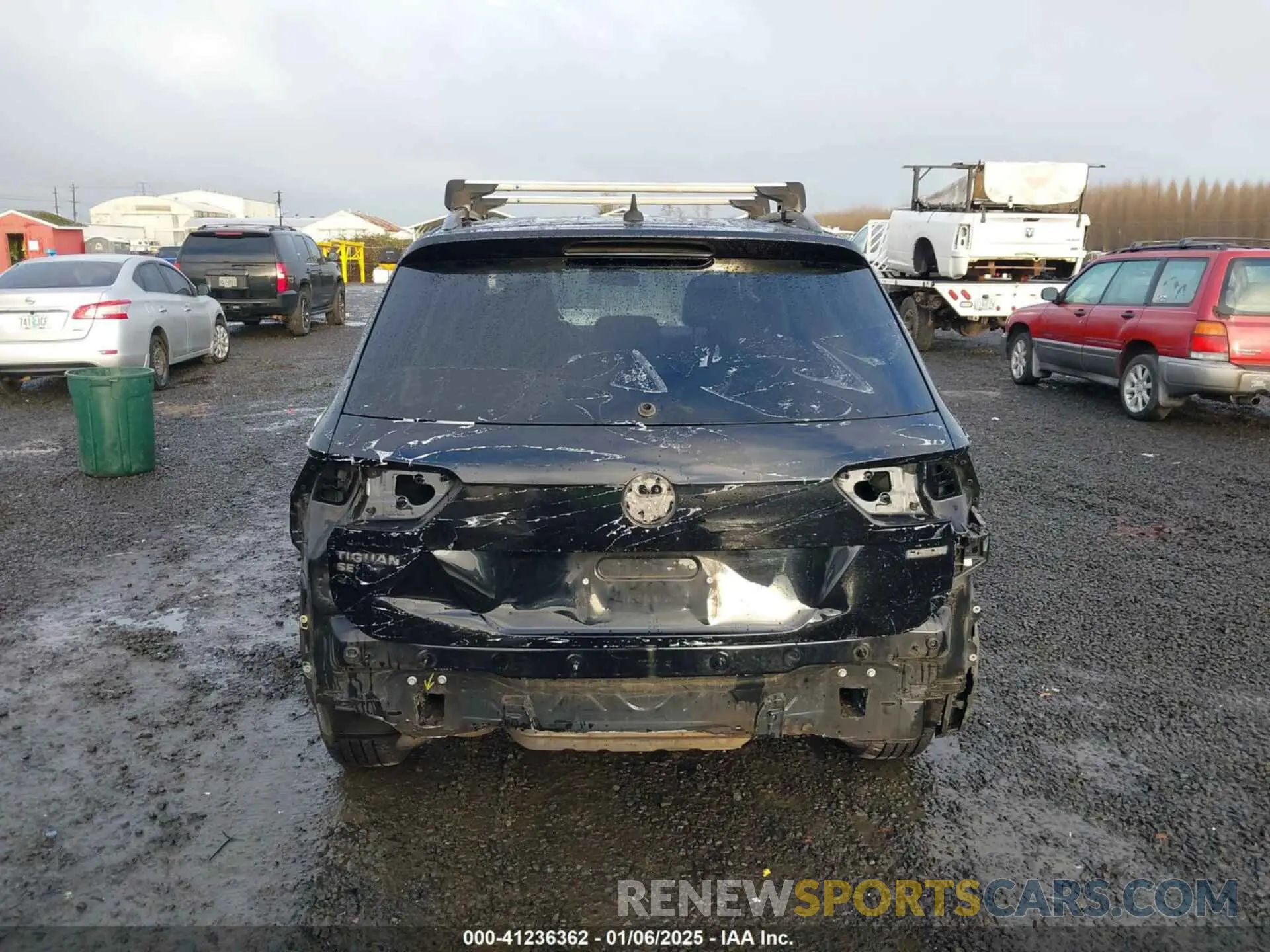 17 Photograph of a damaged car 3VV2B7AX9MM028973 VOLKSWAGEN TIGUAN 2021