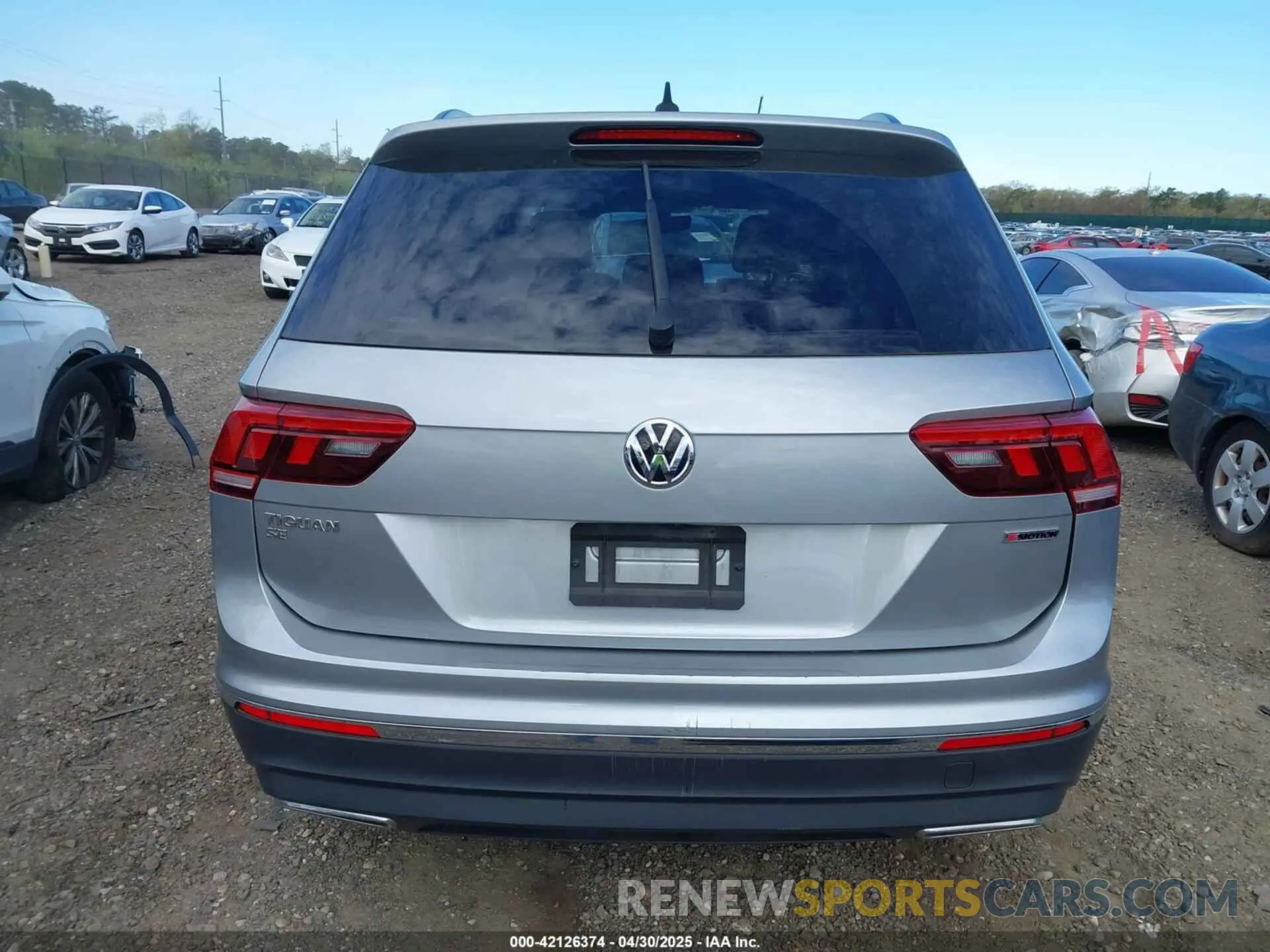 16 Photograph of a damaged car 3VV2B7AX9MM135540 VOLKSWAGEN TIGUAN 2021