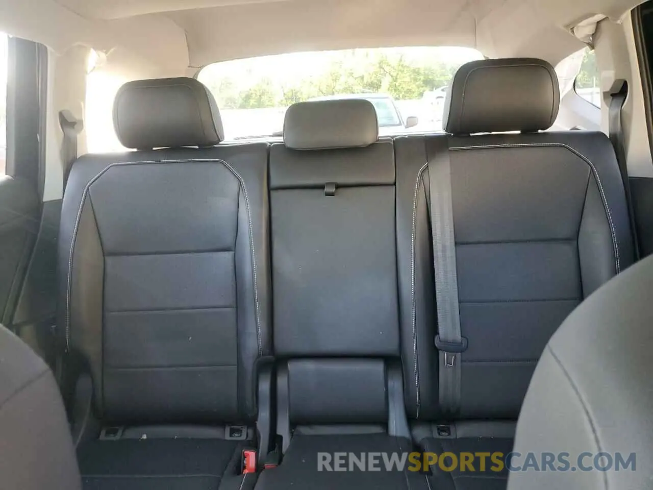 10 Photograph of a damaged car 3VV2B7AX9MM136445 VOLKSWAGEN TIGUAN 2021