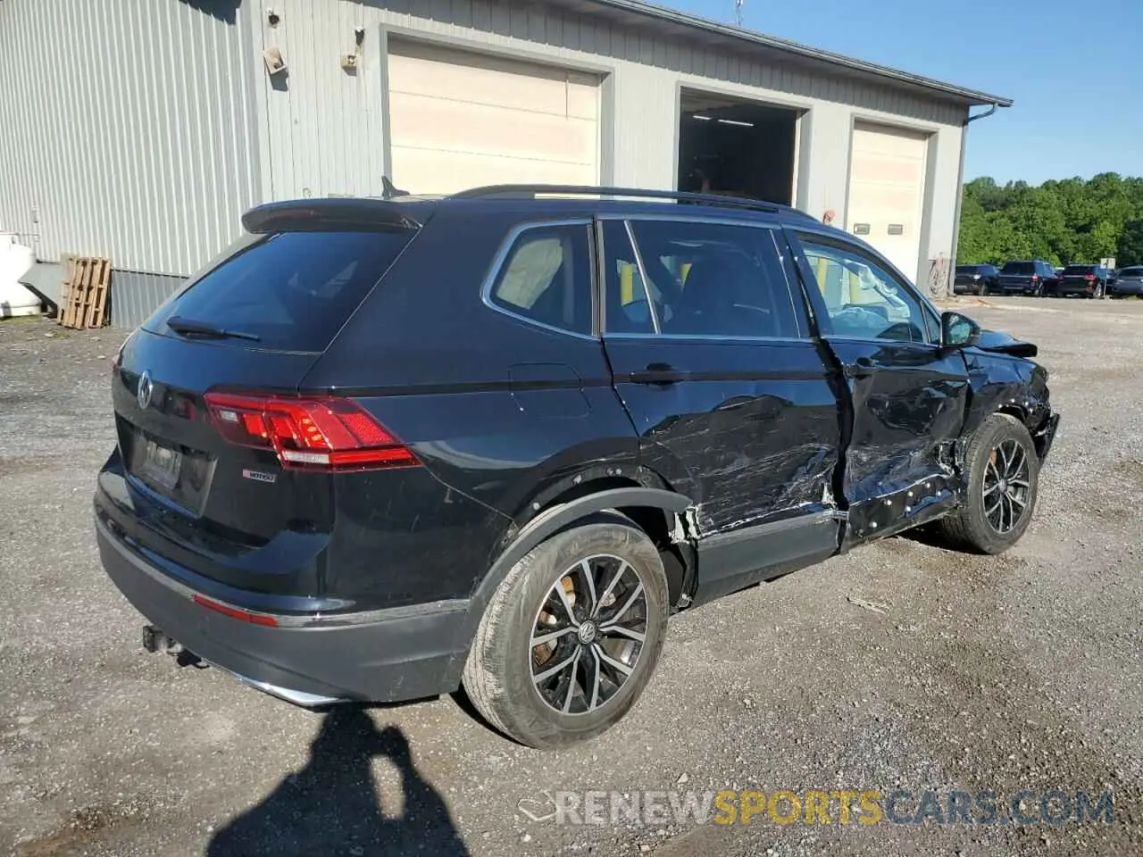 3 Photograph of a damaged car 3VV2B7AX9MM136445 VOLKSWAGEN TIGUAN 2021