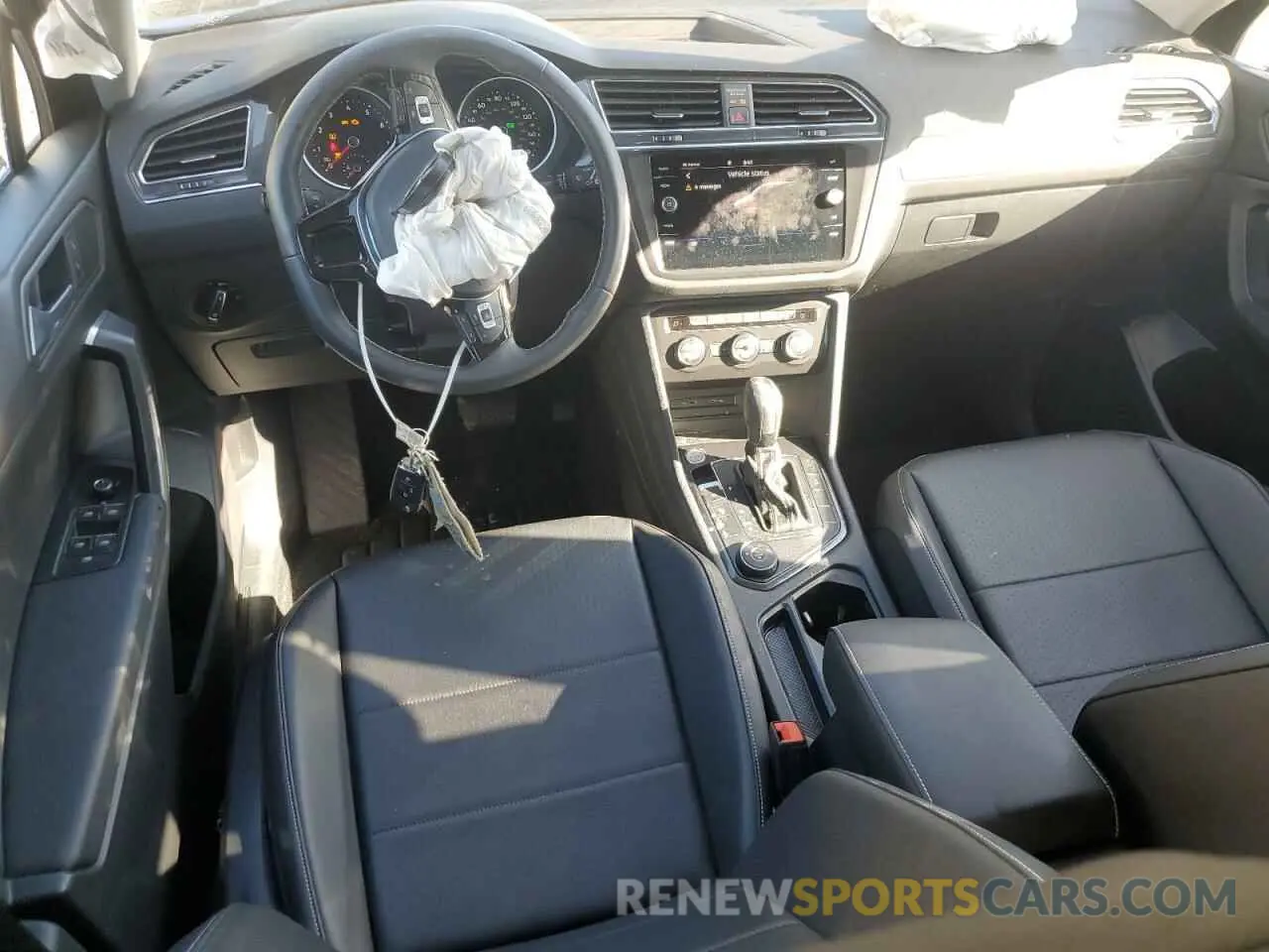 8 Photograph of a damaged car 3VV2B7AX9MM136445 VOLKSWAGEN TIGUAN 2021