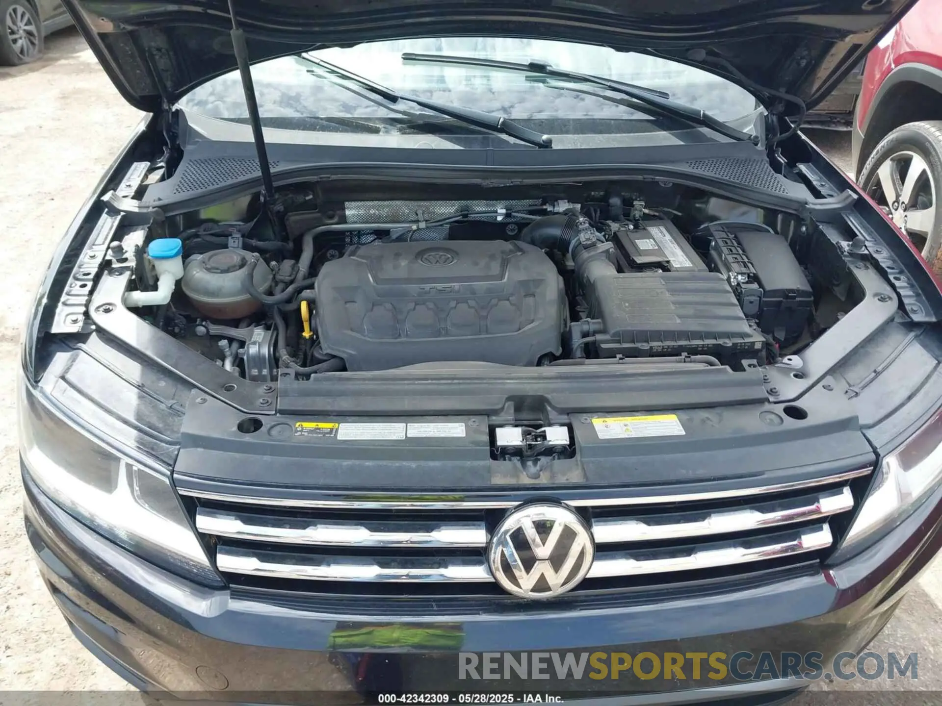 10 Photograph of a damaged car 3VV2B7AXXMM002043 VOLKSWAGEN TIGUAN 2021