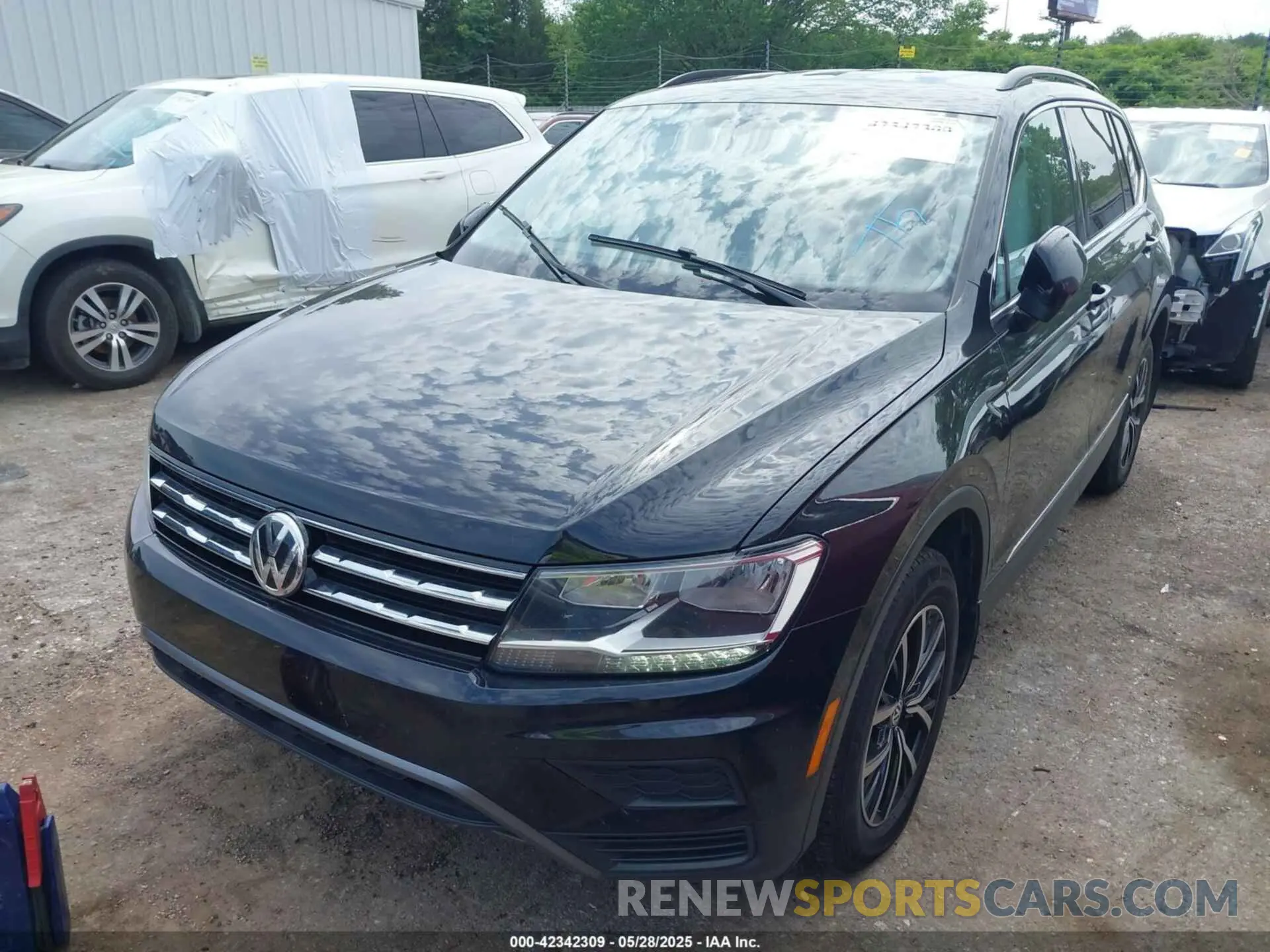 2 Photograph of a damaged car 3VV2B7AXXMM002043 VOLKSWAGEN TIGUAN 2021