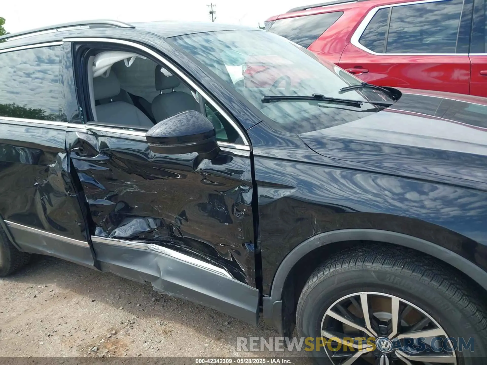6 Photograph of a damaged car 3VV2B7AXXMM002043 VOLKSWAGEN TIGUAN 2021