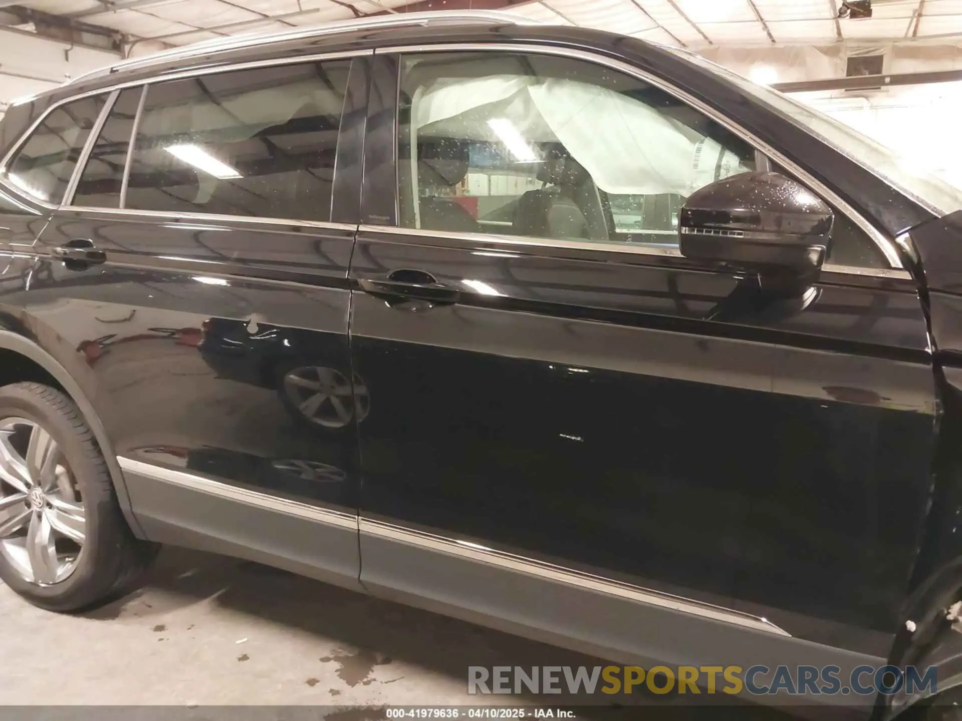 14 Photograph of a damaged car 3VV2B7AXXMM034880 VOLKSWAGEN TIGUAN 2021