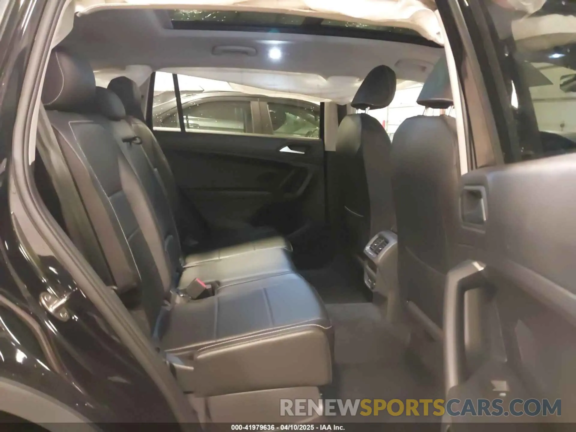 8 Photograph of a damaged car 3VV2B7AXXMM034880 VOLKSWAGEN TIGUAN 2021