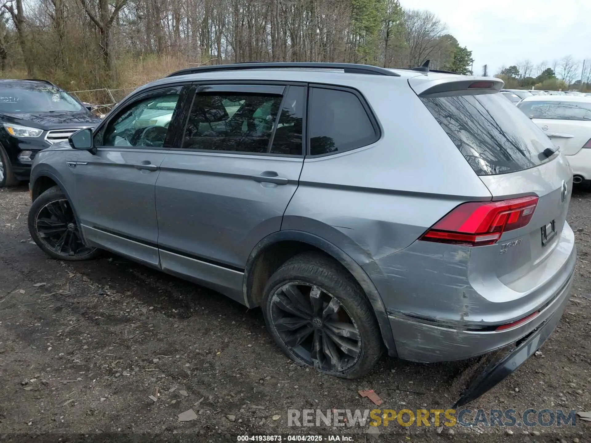3 Photograph of a damaged car 3VV2B7AXXMM063067 VOLKSWAGEN TIGUAN 2021