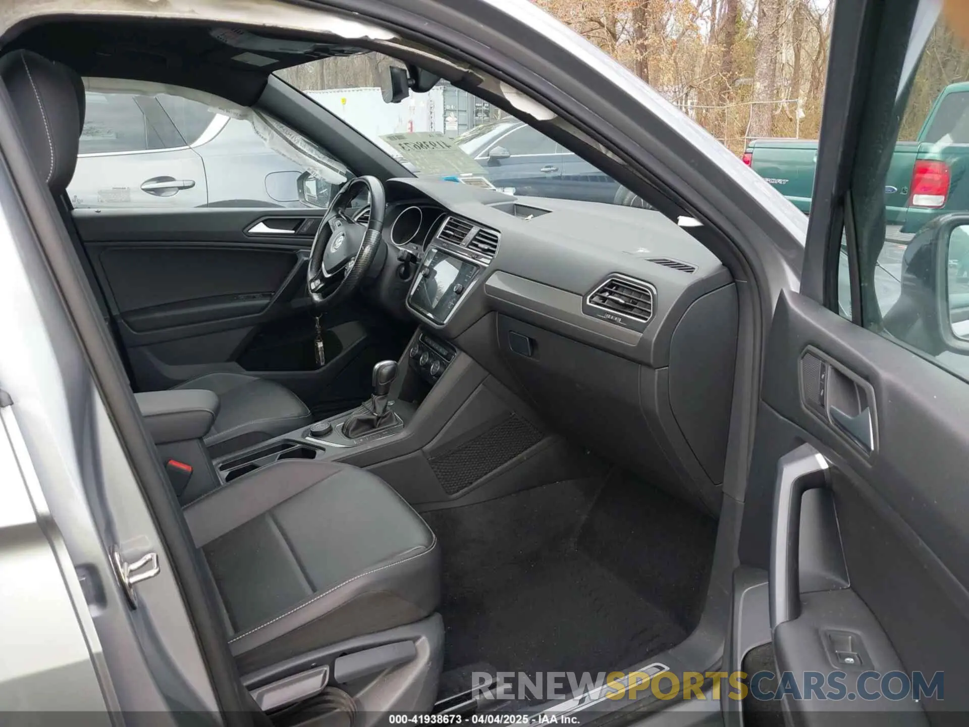 5 Photograph of a damaged car 3VV2B7AXXMM063067 VOLKSWAGEN TIGUAN 2021