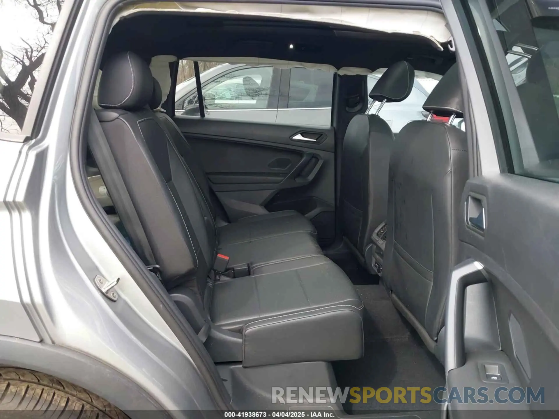 8 Photograph of a damaged car 3VV2B7AXXMM063067 VOLKSWAGEN TIGUAN 2021