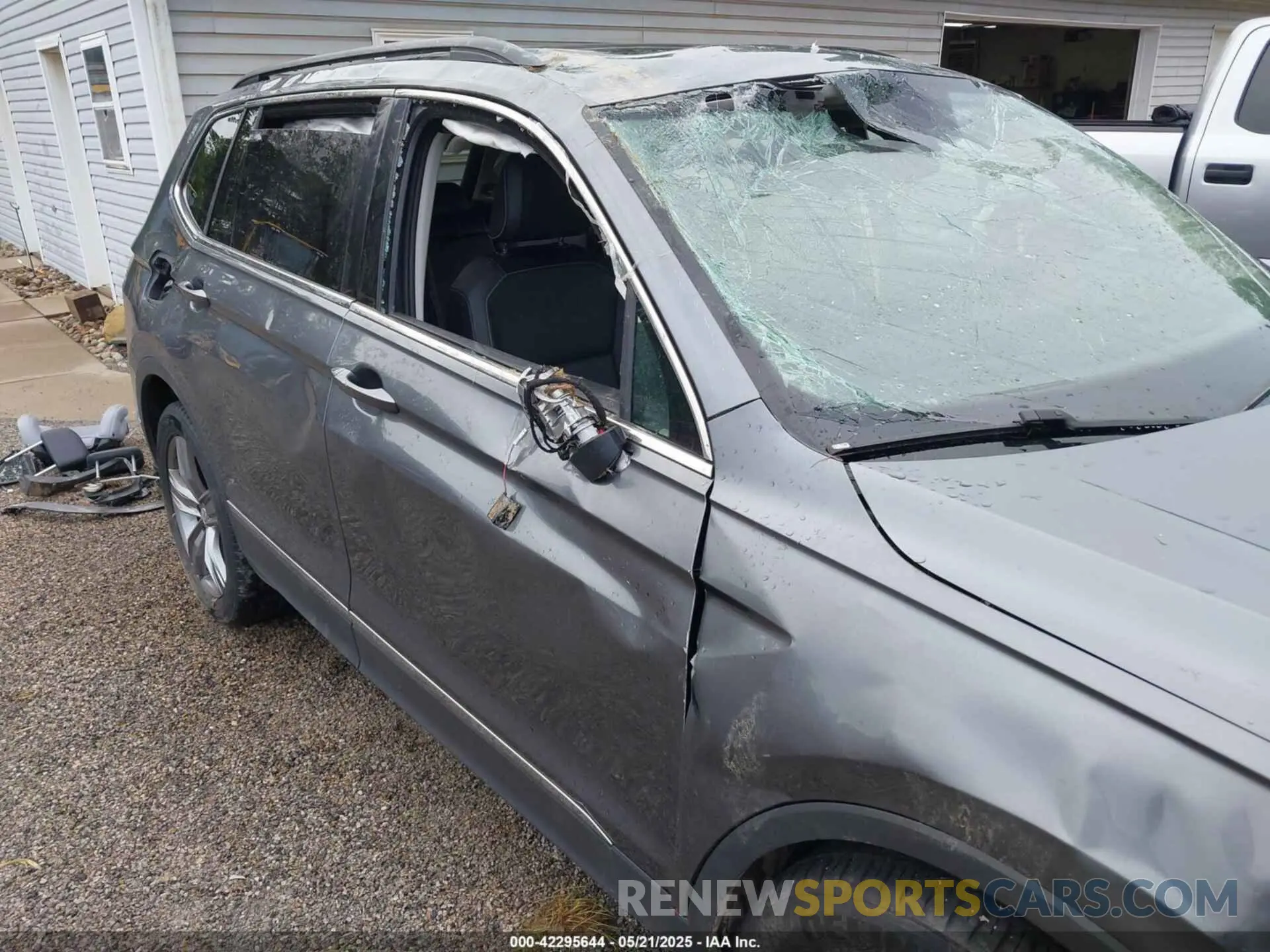 13 Photograph of a damaged car 3VV2B7AXXMM070228 VOLKSWAGEN TIGUAN 2021