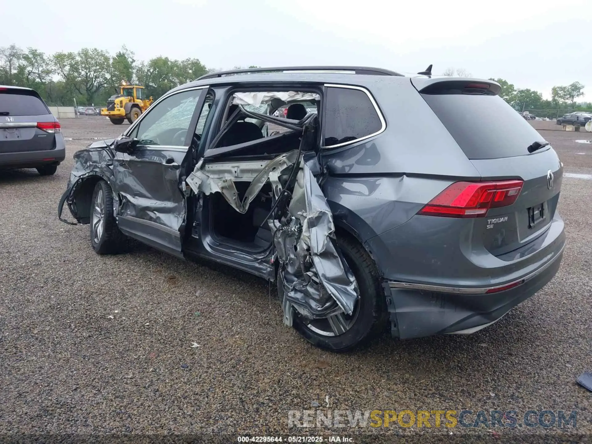 3 Photograph of a damaged car 3VV2B7AXXMM070228 VOLKSWAGEN TIGUAN 2021