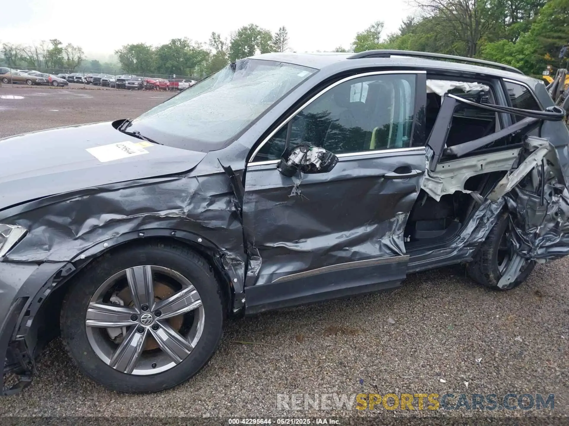6 Photograph of a damaged car 3VV2B7AXXMM070228 VOLKSWAGEN TIGUAN 2021