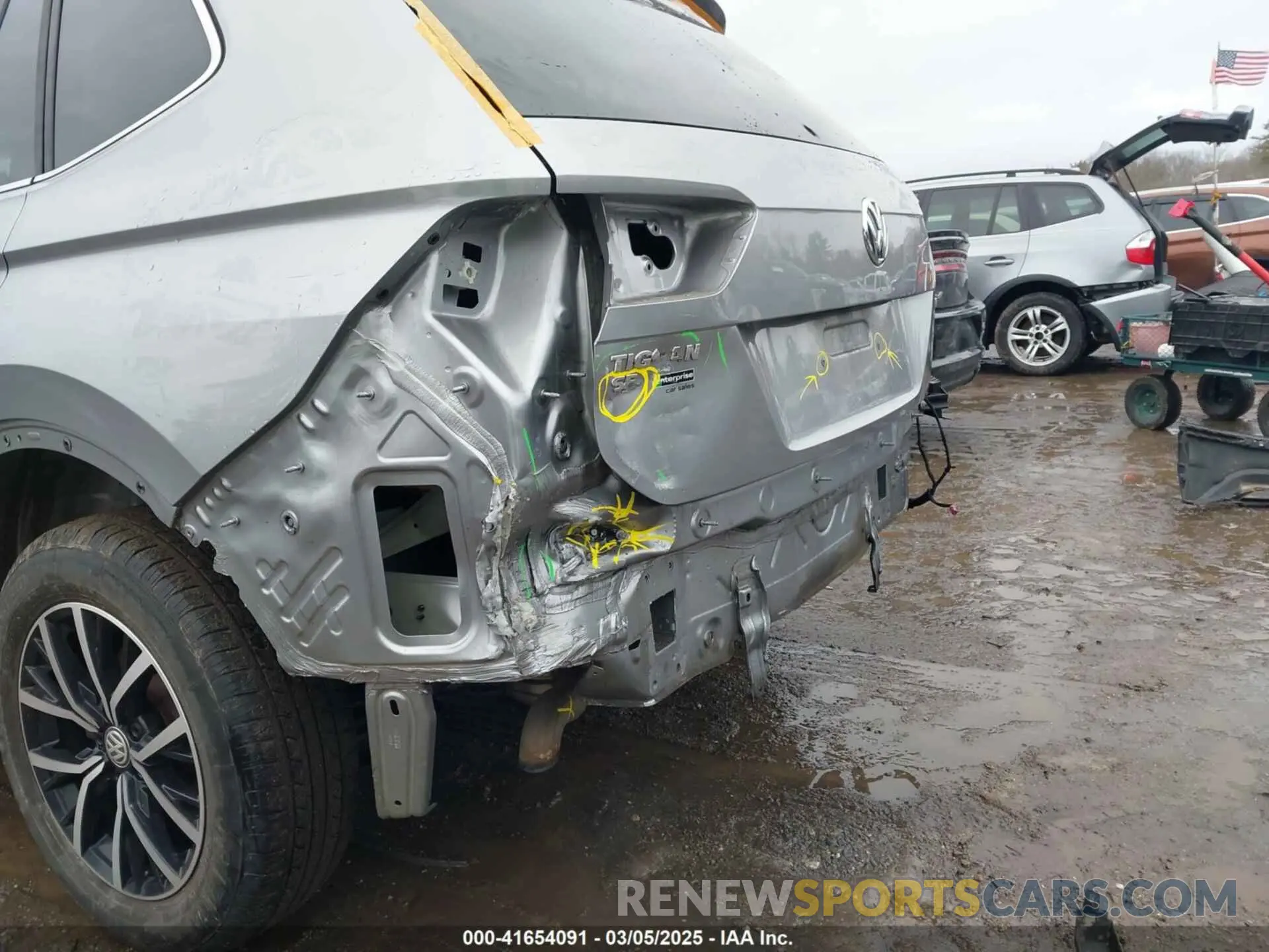 21 Photograph of a damaged car 3VV2B7AXXMM101512 VOLKSWAGEN TIGUAN 2021