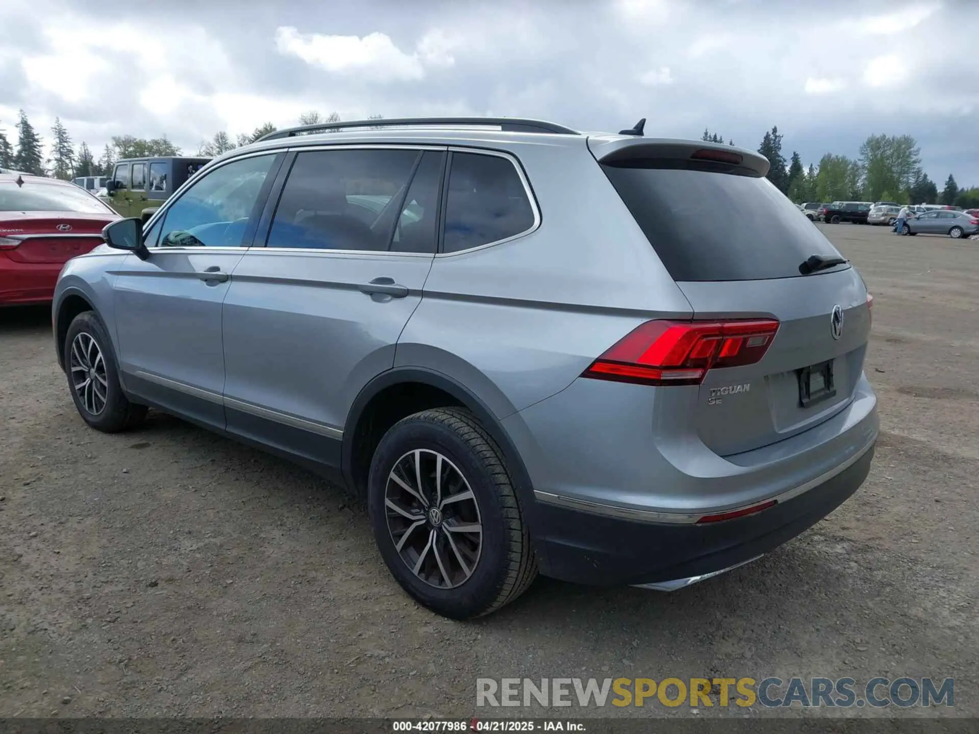 3 Photograph of a damaged car 3VV3B7AX0MM008809 VOLKSWAGEN TIGUAN 2021
