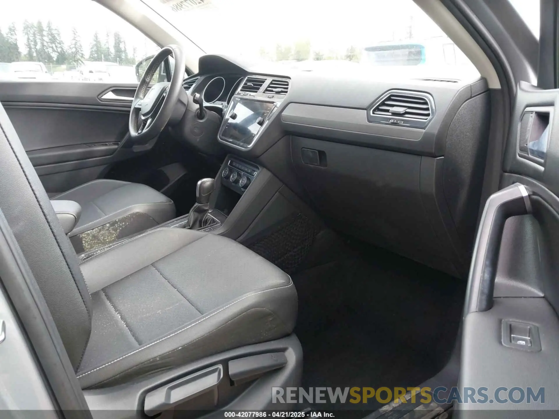 5 Photograph of a damaged car 3VV3B7AX0MM008809 VOLKSWAGEN TIGUAN 2021