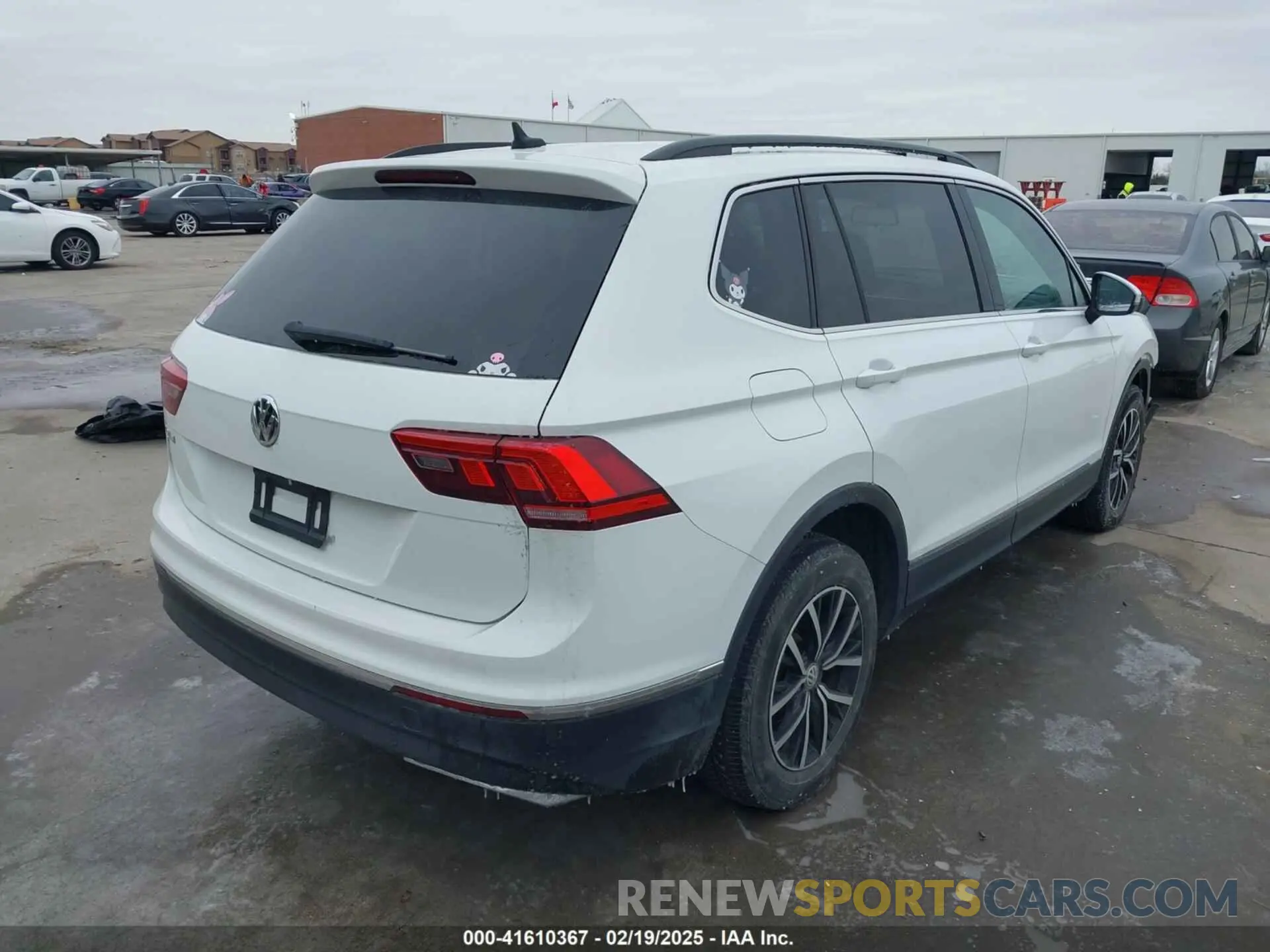 4 Photograph of a damaged car 3VV3B7AX0MM008938 VOLKSWAGEN TIGUAN 2021
