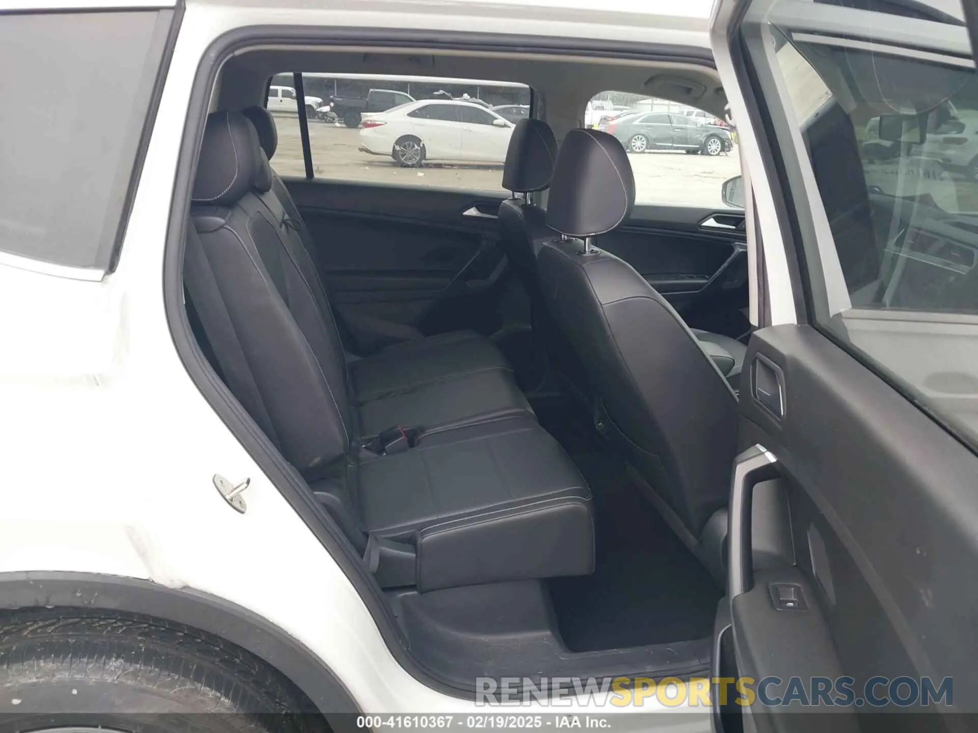 8 Photograph of a damaged car 3VV3B7AX0MM008938 VOLKSWAGEN TIGUAN 2021