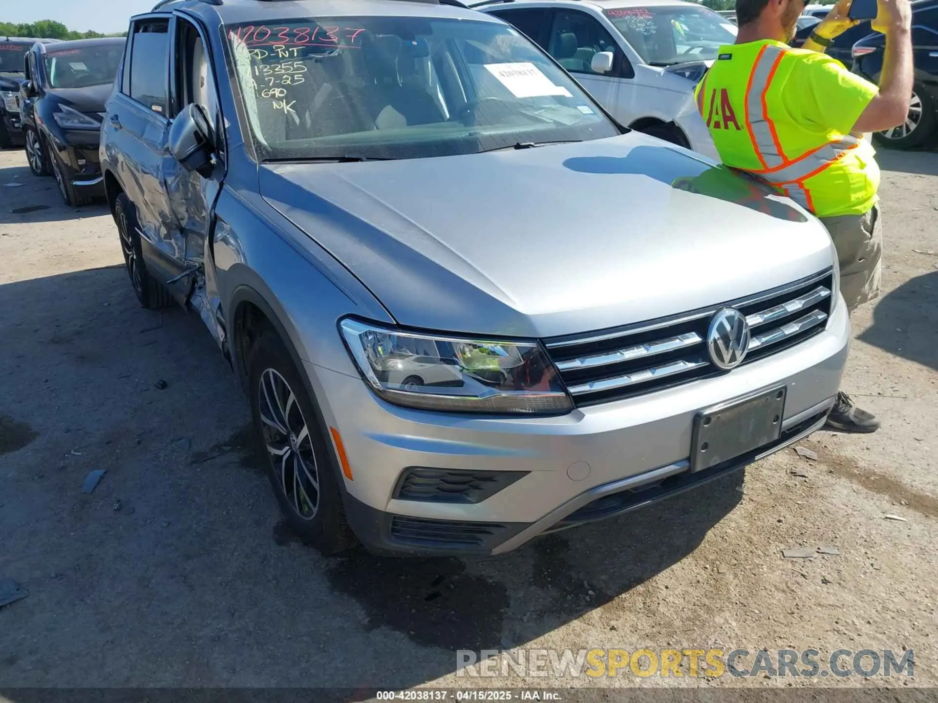 1 Photograph of a damaged car 3VV3B7AX0MM026064 VOLKSWAGEN TIGUAN 2021