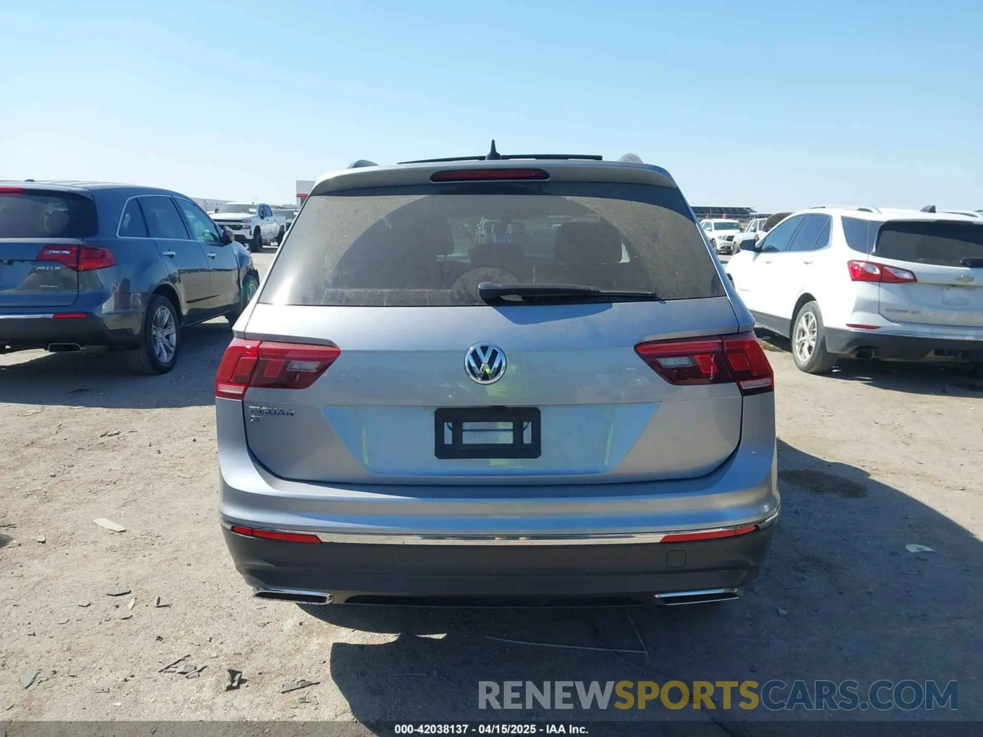 16 Photograph of a damaged car 3VV3B7AX0MM026064 VOLKSWAGEN TIGUAN 2021