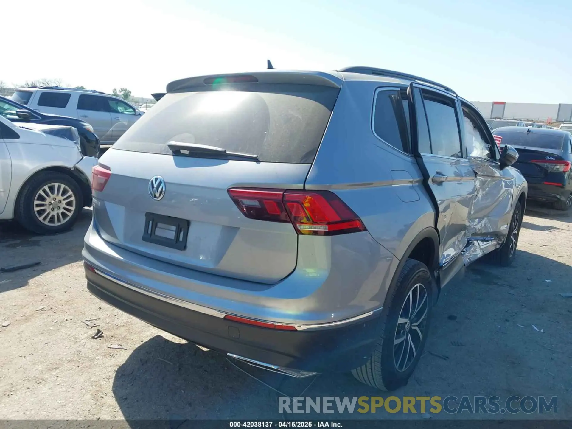 4 Photograph of a damaged car 3VV3B7AX0MM026064 VOLKSWAGEN TIGUAN 2021