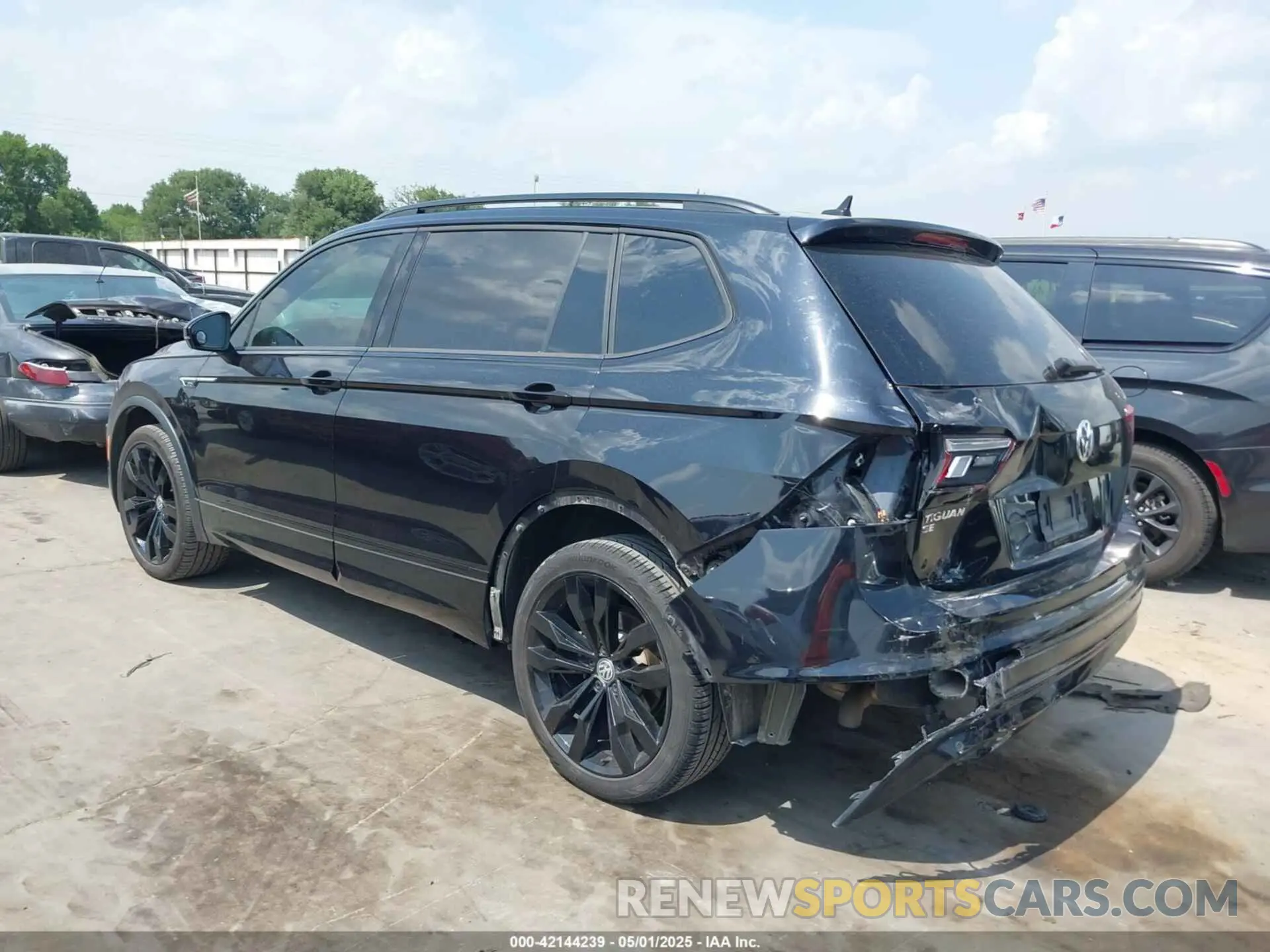 3 Photograph of a damaged car 3VV3B7AX0MM047478 VOLKSWAGEN TIGUAN 2021