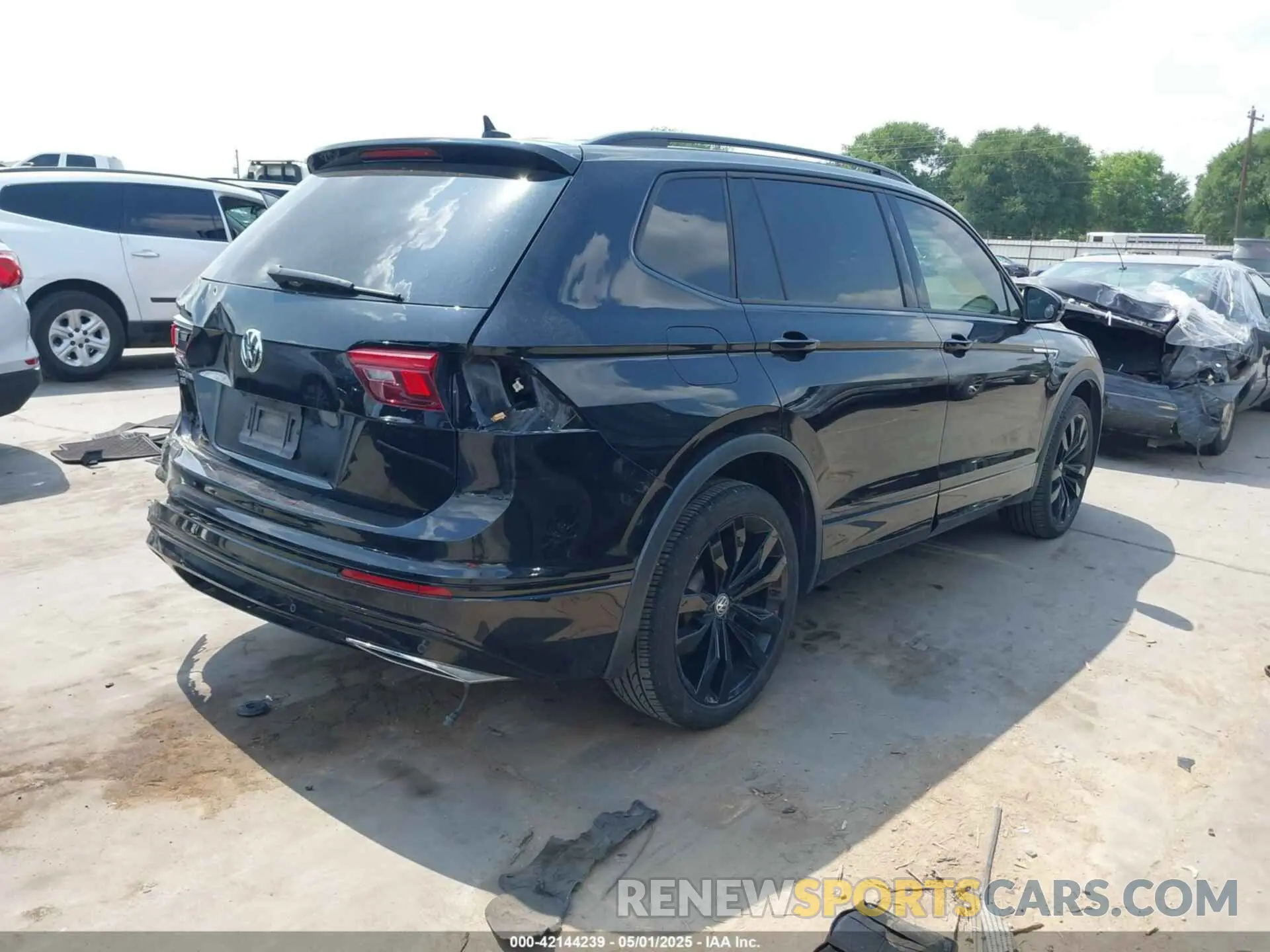 4 Photograph of a damaged car 3VV3B7AX0MM047478 VOLKSWAGEN TIGUAN 2021