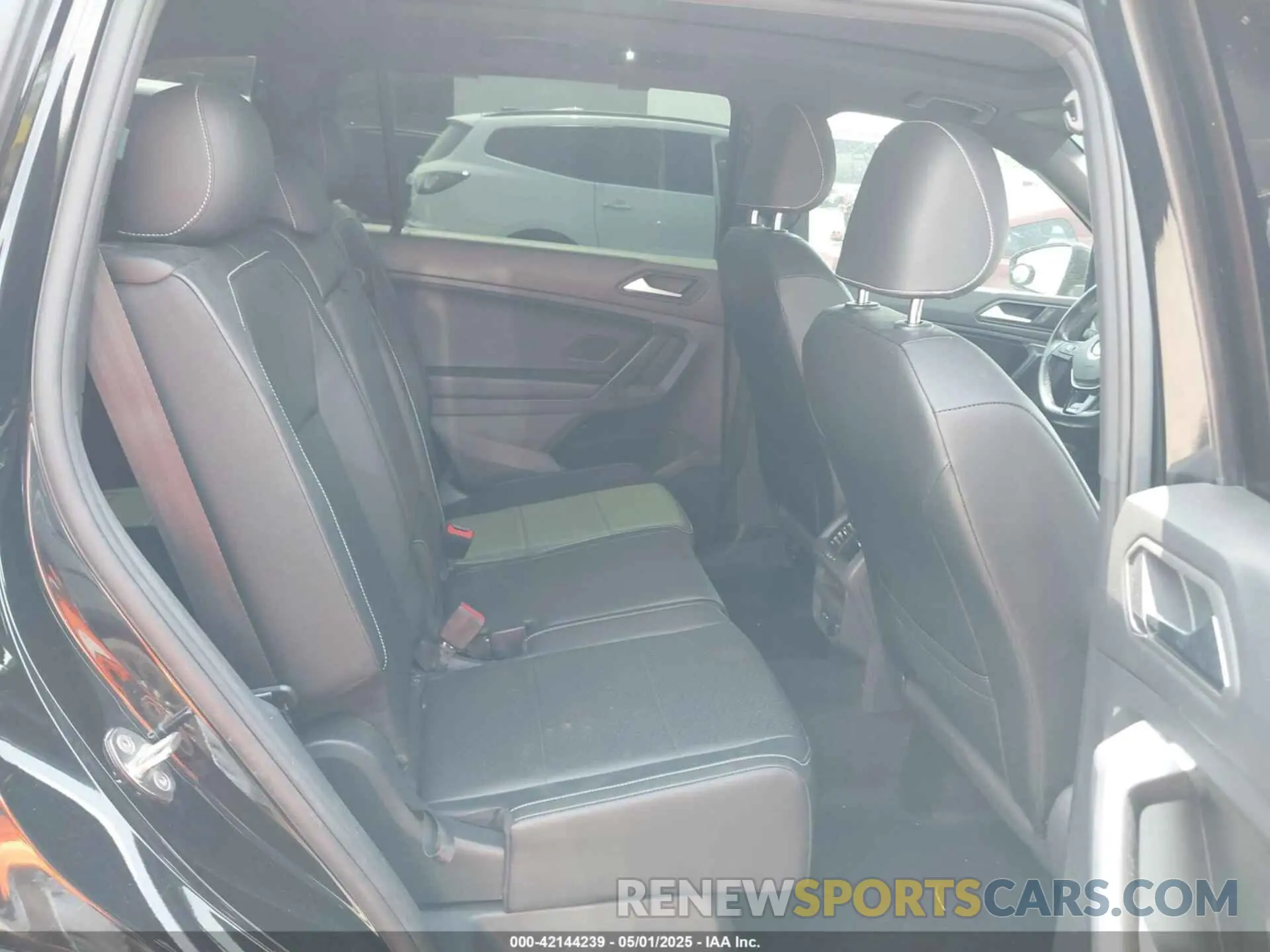 8 Photograph of a damaged car 3VV3B7AX0MM047478 VOLKSWAGEN TIGUAN 2021