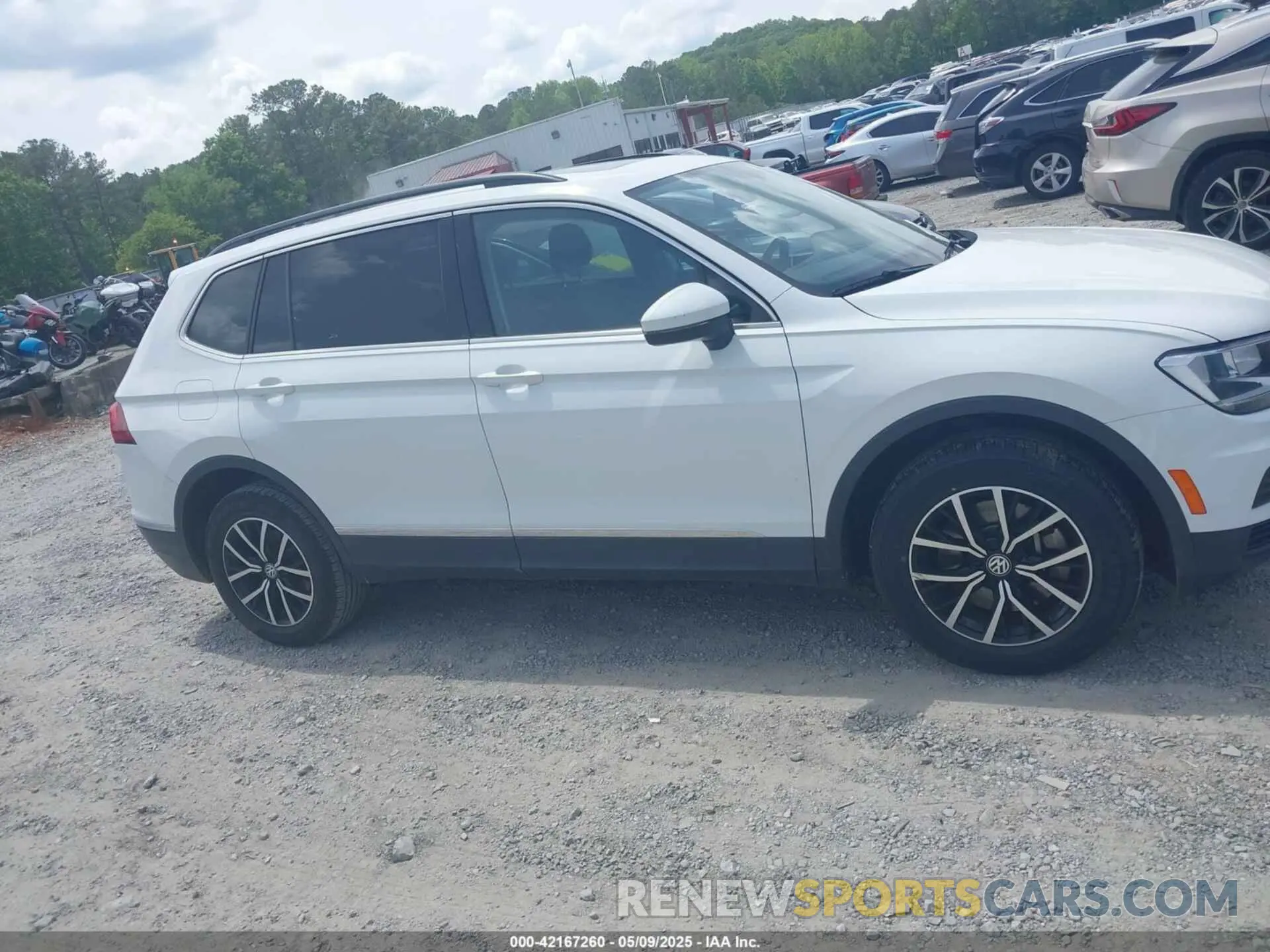 13 Photograph of a damaged car 3VV3B7AX0MM104746 VOLKSWAGEN TIGUAN 2021