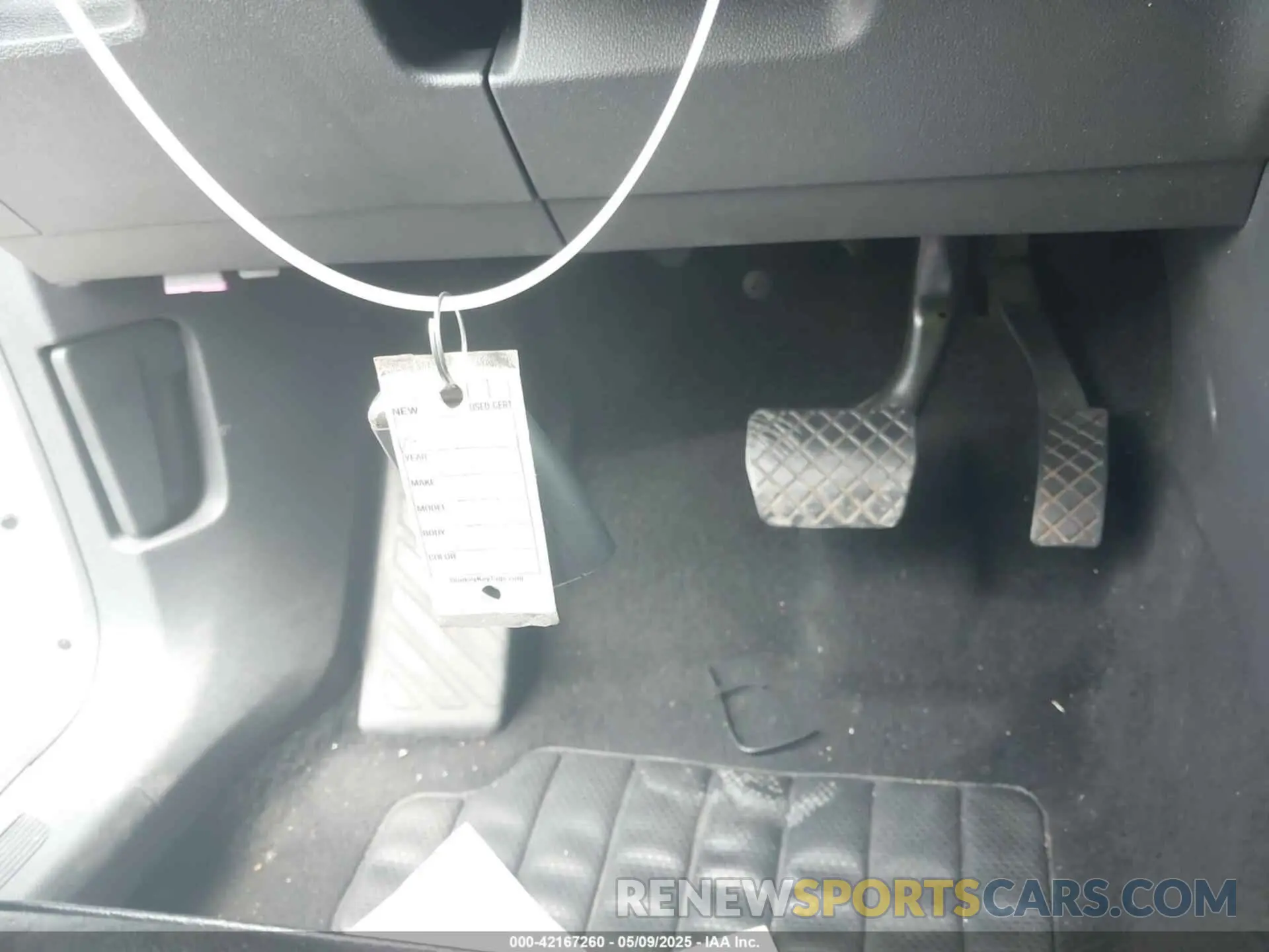 17 Photograph of a damaged car 3VV3B7AX0MM104746 VOLKSWAGEN TIGUAN 2021