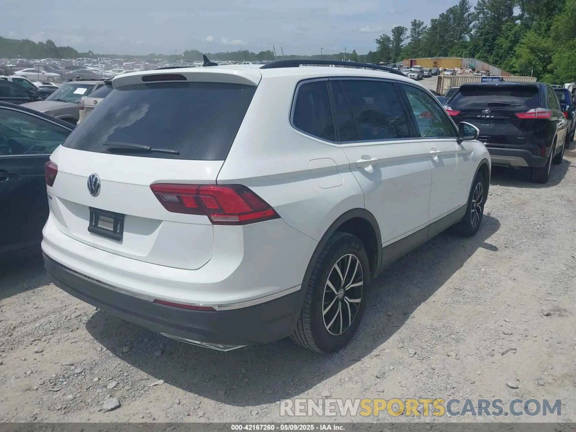 4 Photograph of a damaged car 3VV3B7AX0MM104746 VOLKSWAGEN TIGUAN 2021