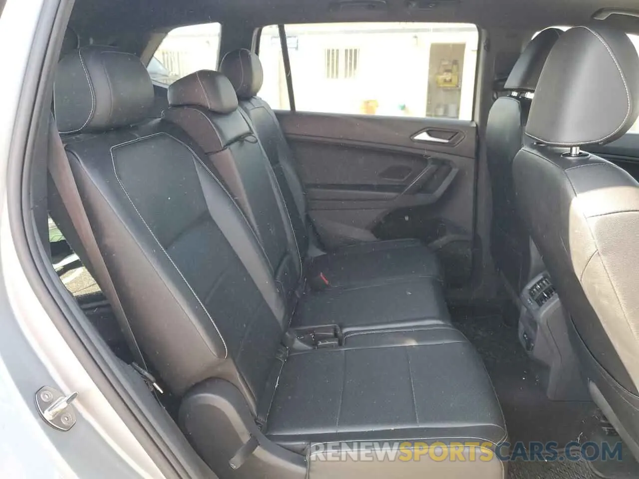 12 Photograph of a damaged car 3VV3B7AX0MM117125 VOLKSWAGEN TIGUAN 2021