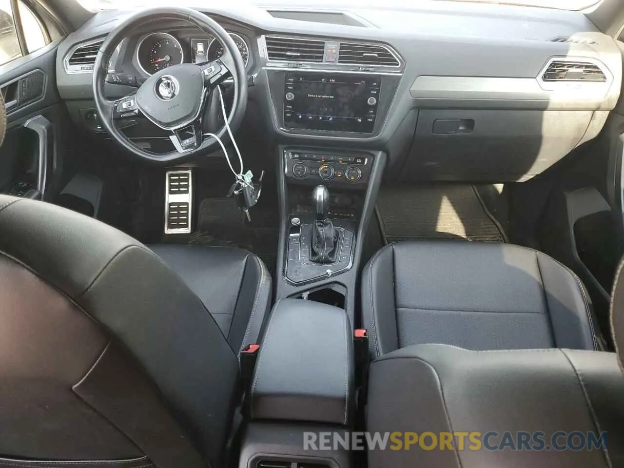 8 Photograph of a damaged car 3VV3B7AX0MM117125 VOLKSWAGEN TIGUAN 2021