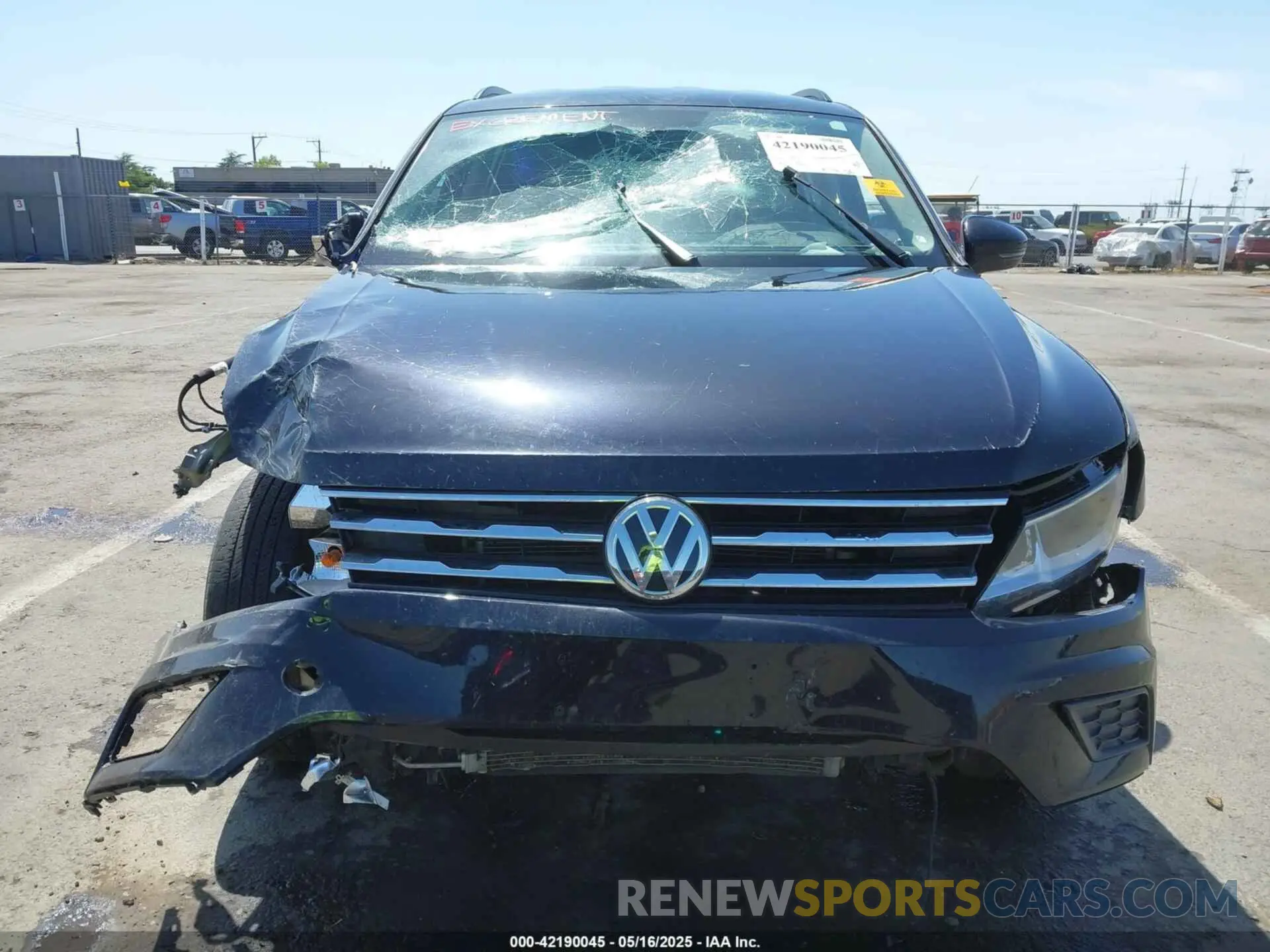 12 Photograph of a damaged car 3VV3B7AX1MM009970 VOLKSWAGEN TIGUAN 2021