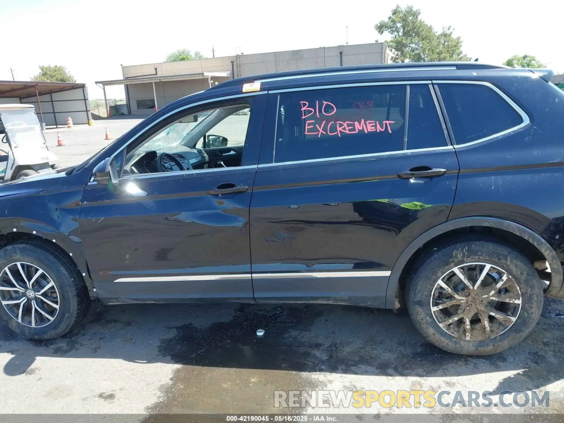 14 Photograph of a damaged car 3VV3B7AX1MM009970 VOLKSWAGEN TIGUAN 2021