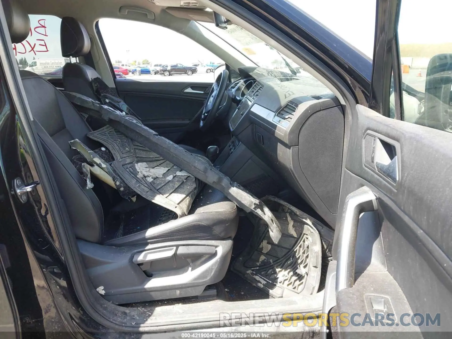 5 Photograph of a damaged car 3VV3B7AX1MM009970 VOLKSWAGEN TIGUAN 2021