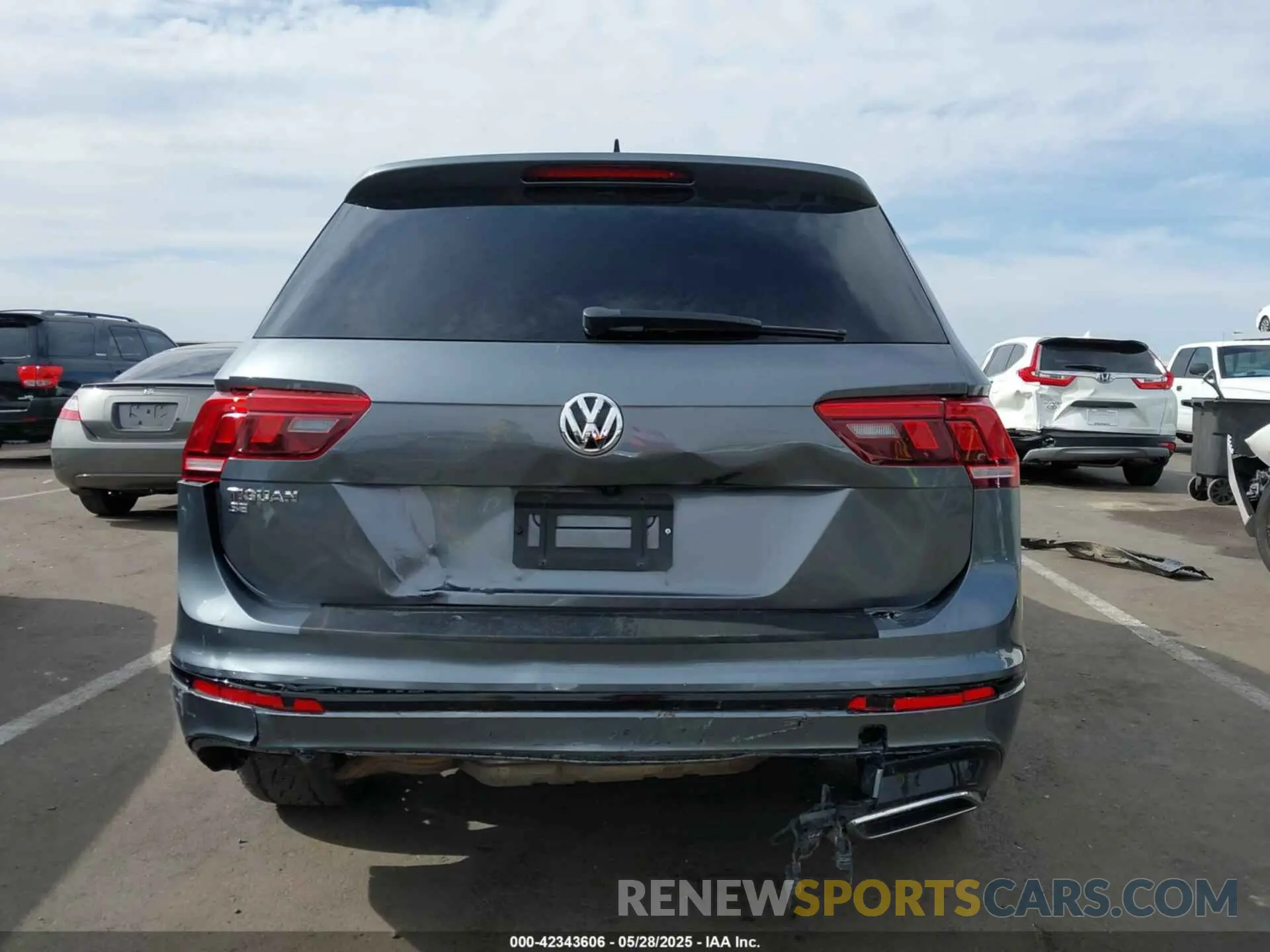 16 Photograph of a damaged car 3VV3B7AX1MM020886 VOLKSWAGEN TIGUAN 2021