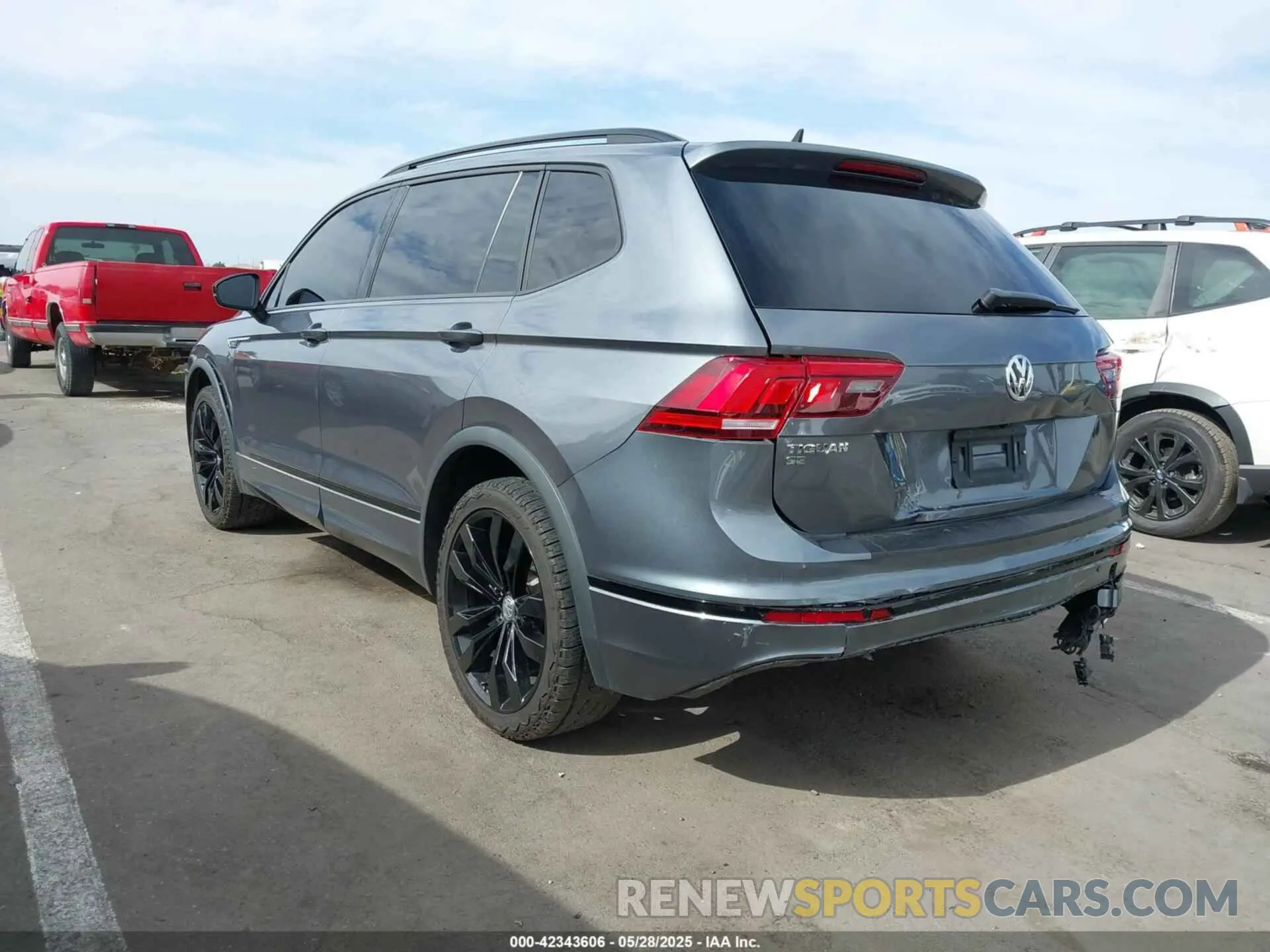 3 Photograph of a damaged car 3VV3B7AX1MM020886 VOLKSWAGEN TIGUAN 2021