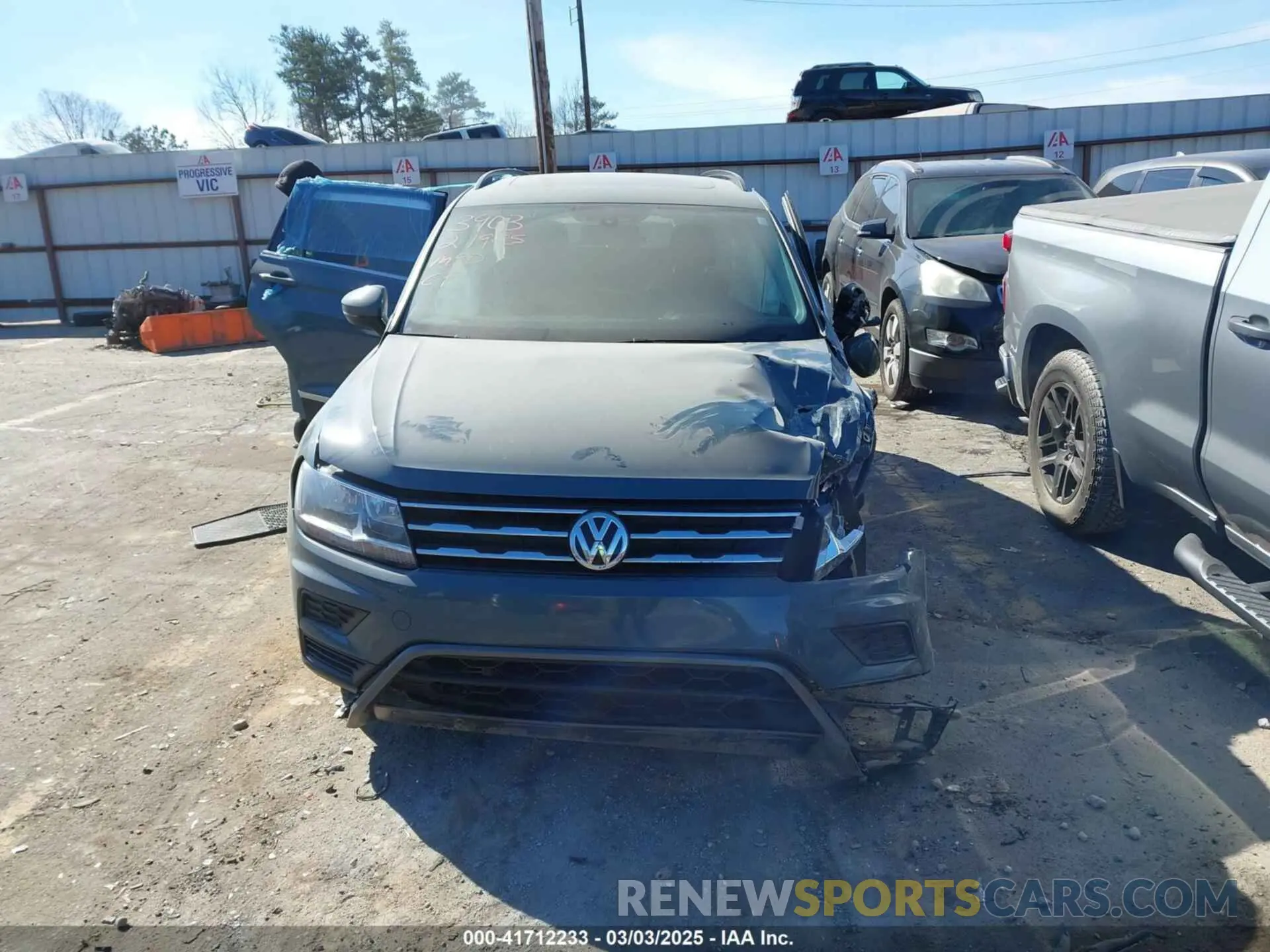 11 Photograph of a damaged car 3VV3B7AX1MM023903 VOLKSWAGEN TIGUAN 2021