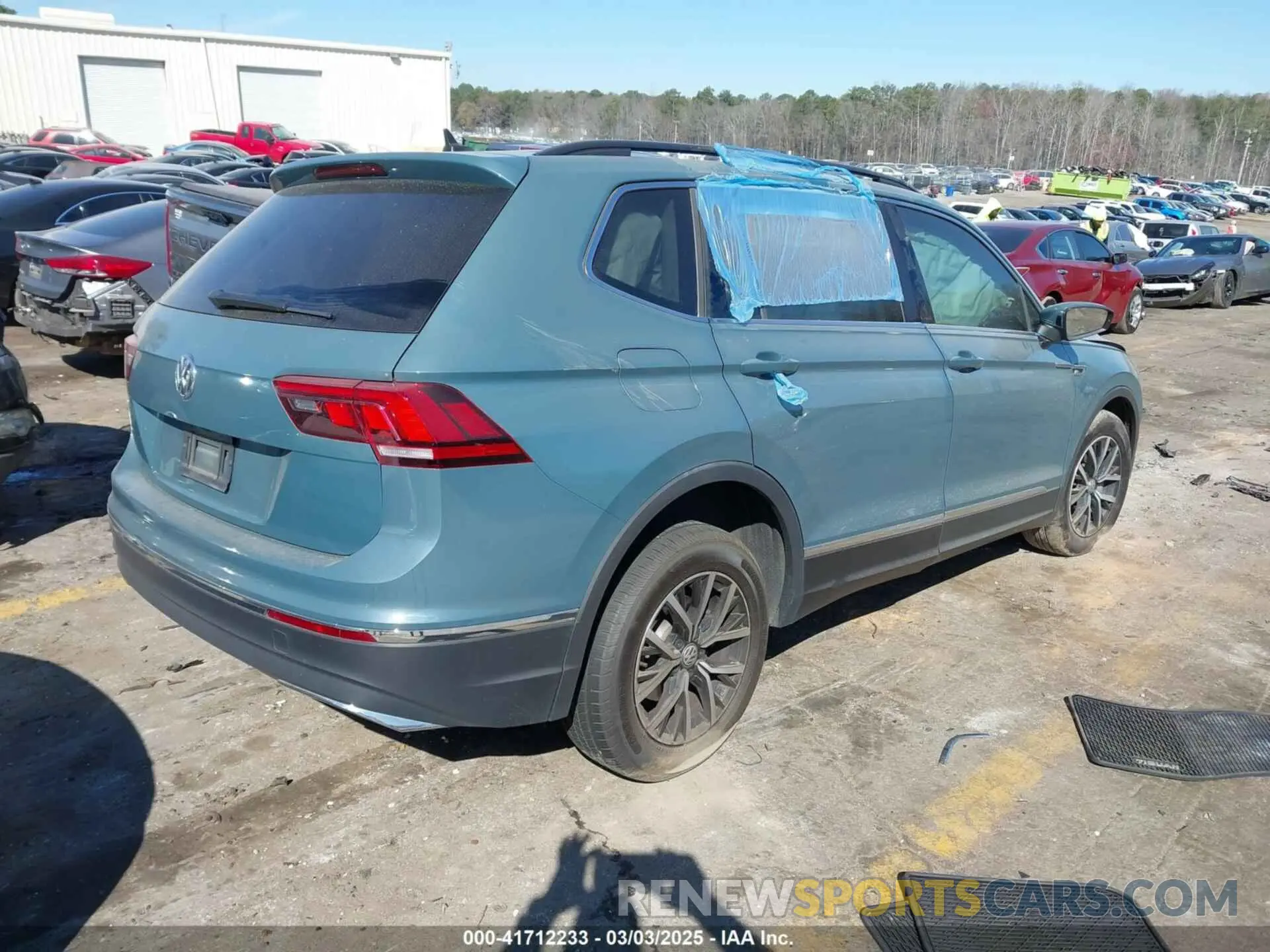 4 Photograph of a damaged car 3VV3B7AX1MM023903 VOLKSWAGEN TIGUAN 2021