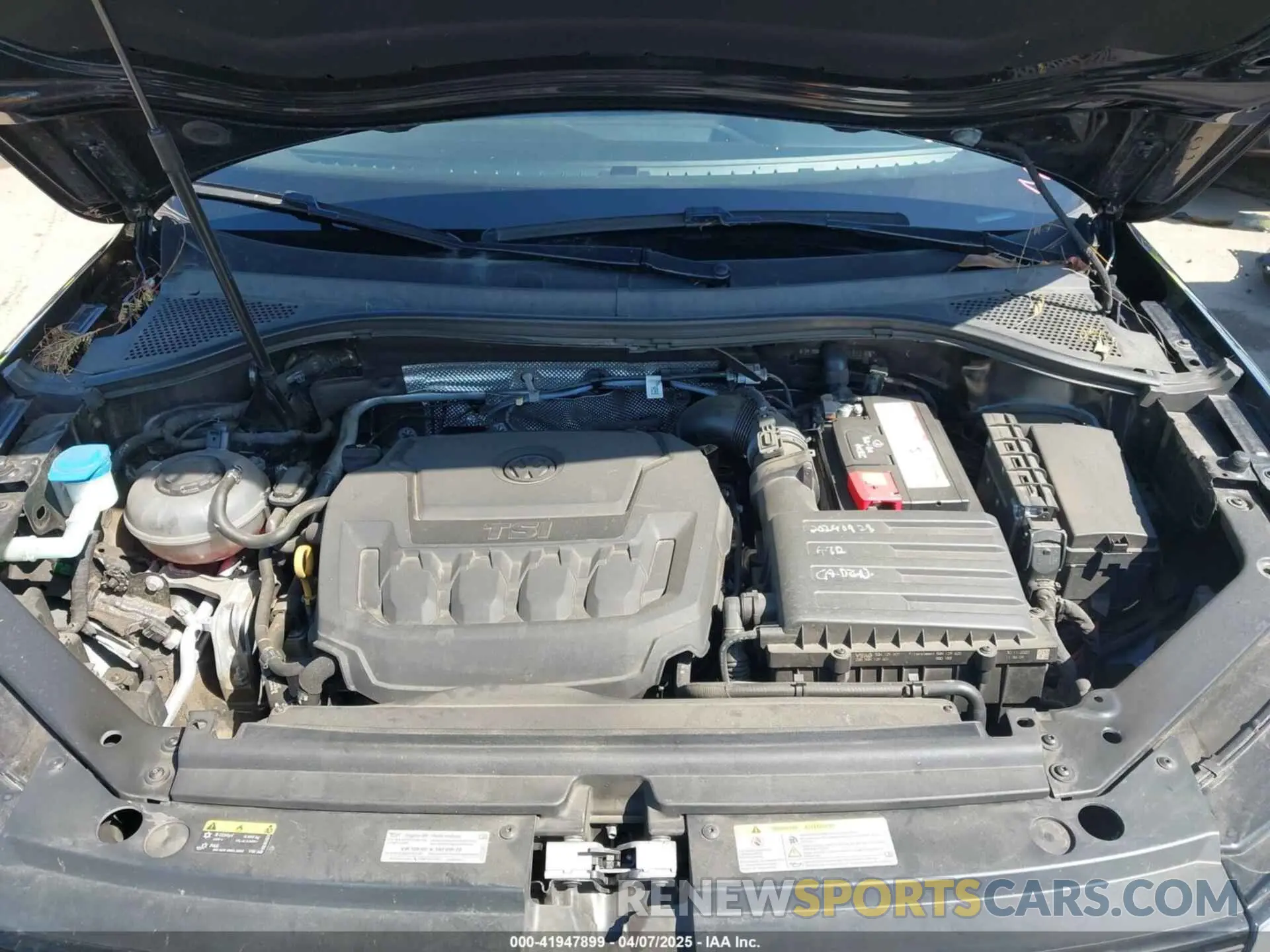 10 Photograph of a damaged car 3VV3B7AX1MM045478 VOLKSWAGEN TIGUAN 2021