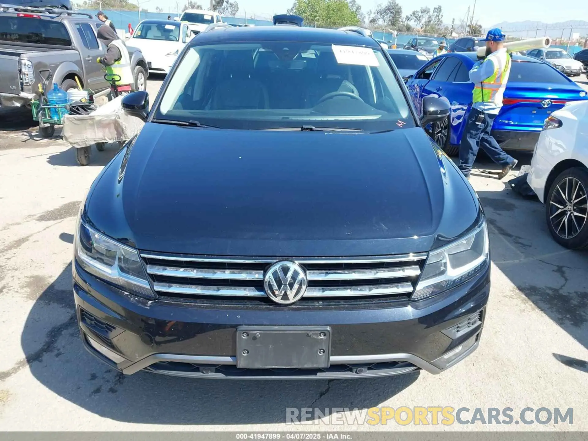 12 Photograph of a damaged car 3VV3B7AX1MM045478 VOLKSWAGEN TIGUAN 2021