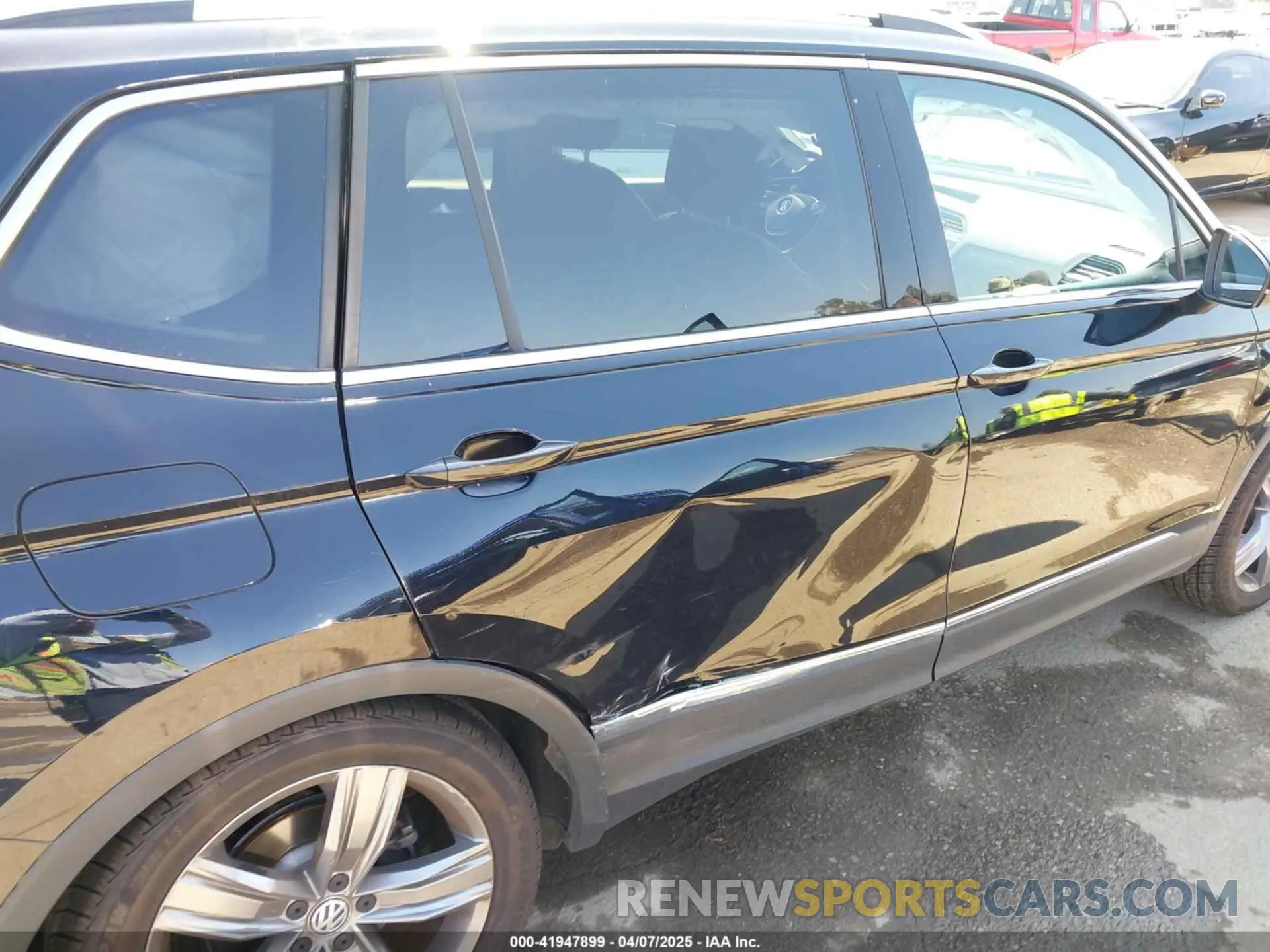 6 Photograph of a damaged car 3VV3B7AX1MM045478 VOLKSWAGEN TIGUAN 2021