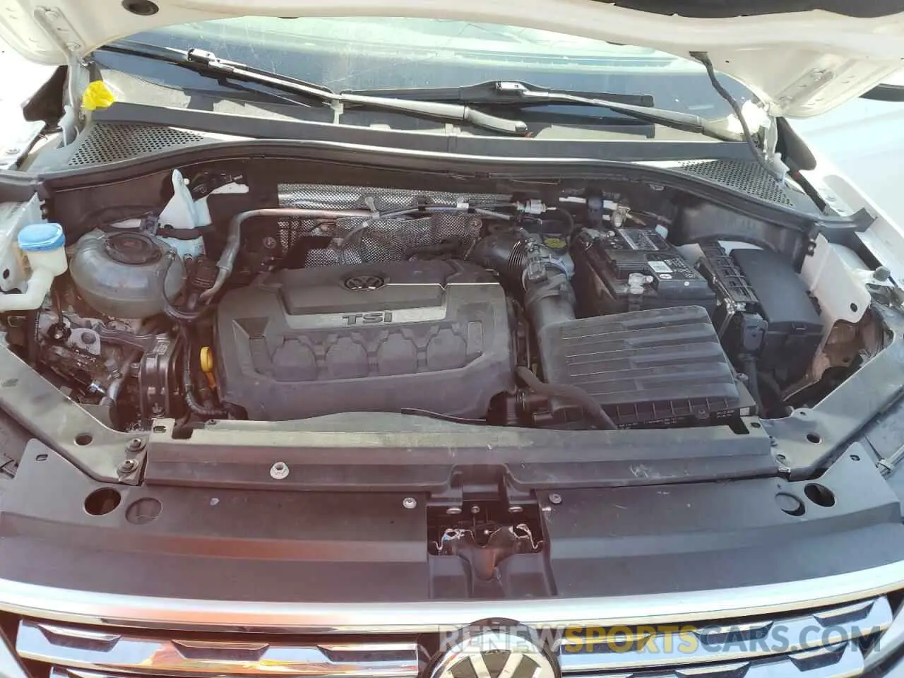 12 Photograph of a damaged car 3VV3B7AX1MM049000 VOLKSWAGEN TIGUAN 2021