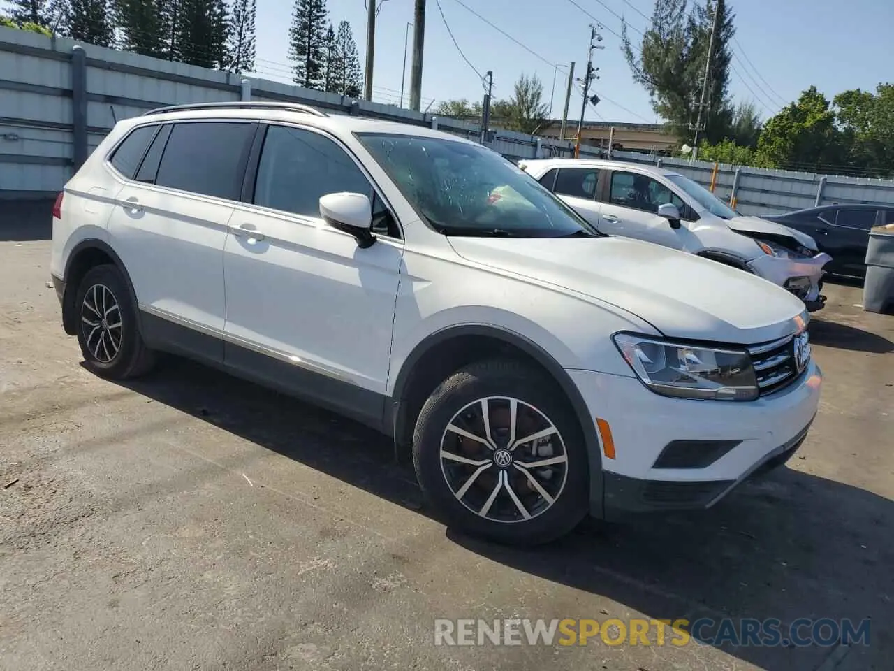 4 Photograph of a damaged car 3VV3B7AX1MM049000 VOLKSWAGEN TIGUAN 2021