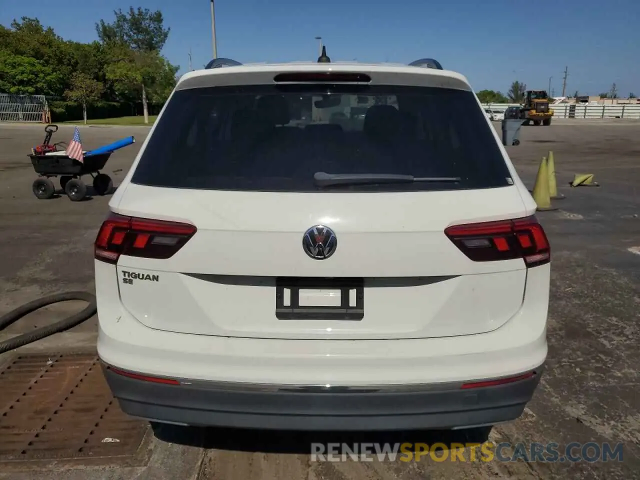 6 Photograph of a damaged car 3VV3B7AX1MM049000 VOLKSWAGEN TIGUAN 2021