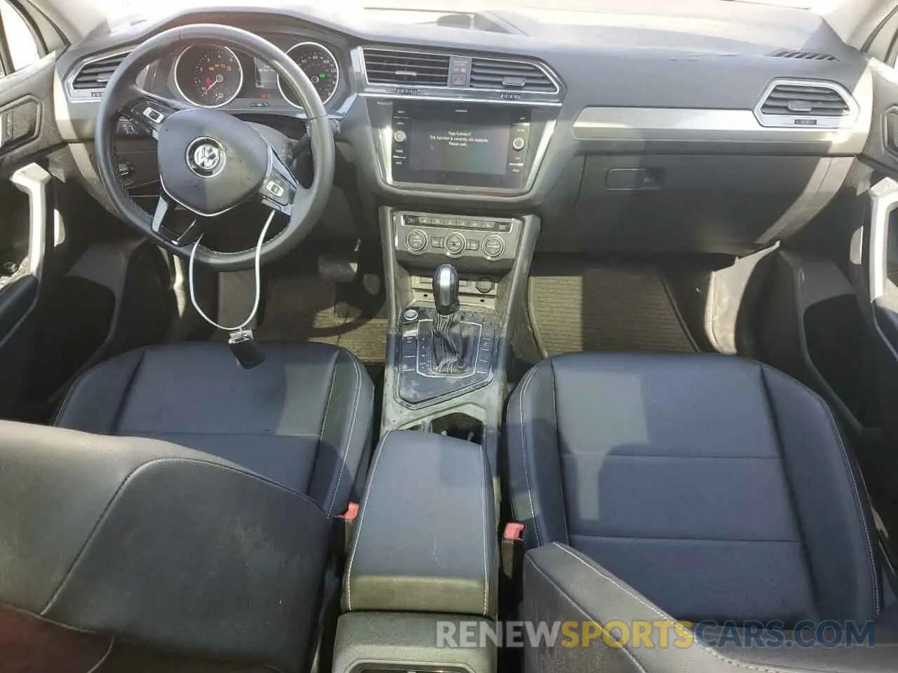 8 Photograph of a damaged car 3VV3B7AX1MM049000 VOLKSWAGEN TIGUAN 2021