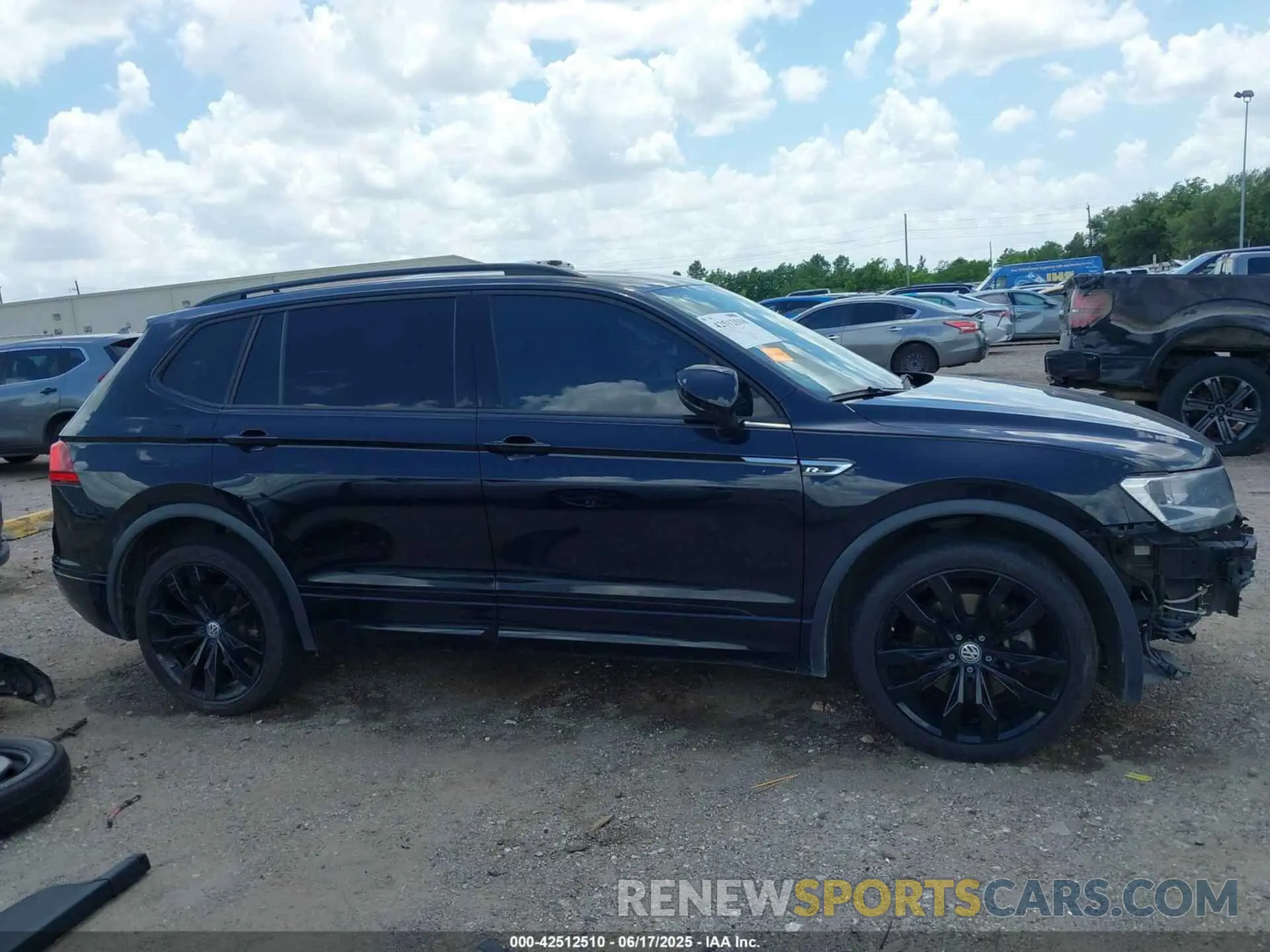 14 Photograph of a damaged car 3VV3B7AX2MM083317 VOLKSWAGEN TIGUAN 2021